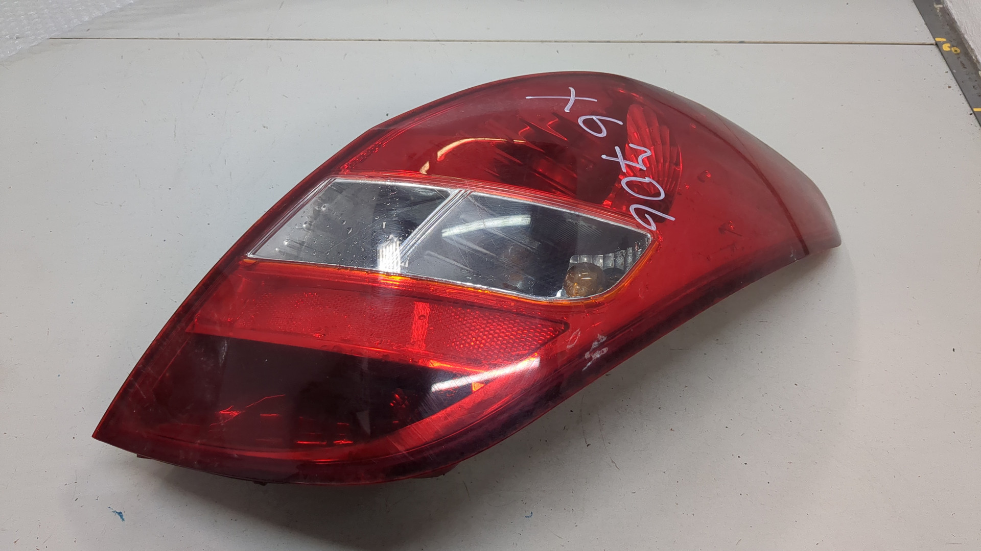 Фонарь задний правый