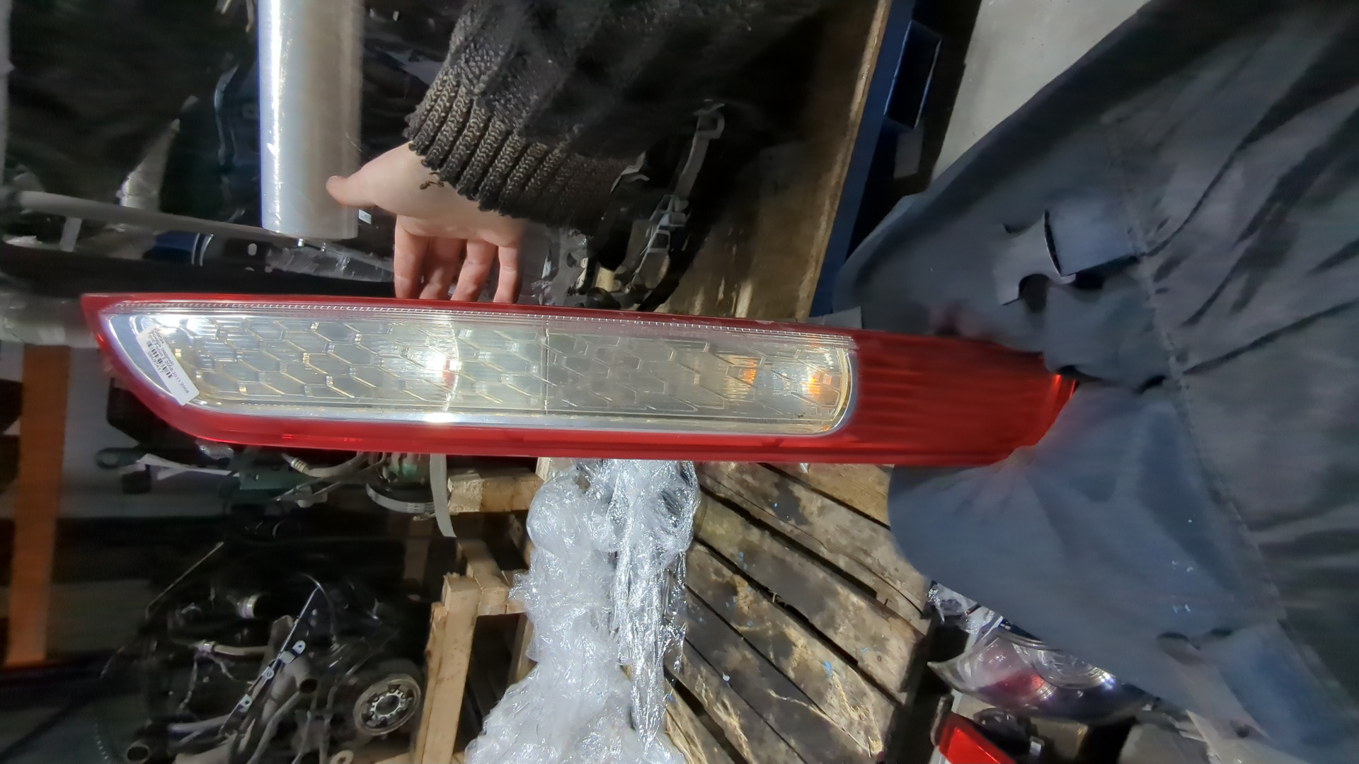 Фонарь задний правый