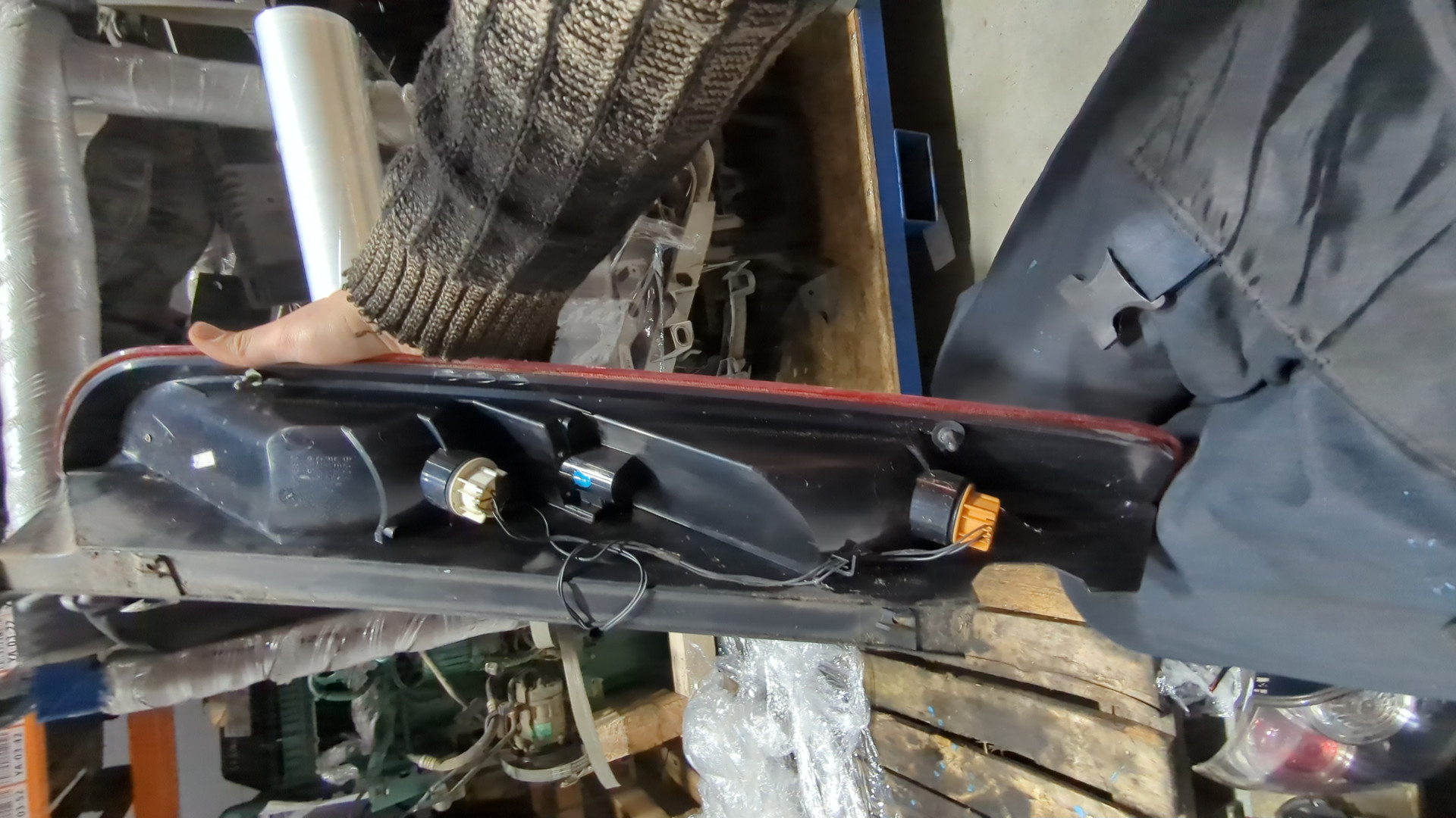 Фонарь задний правый