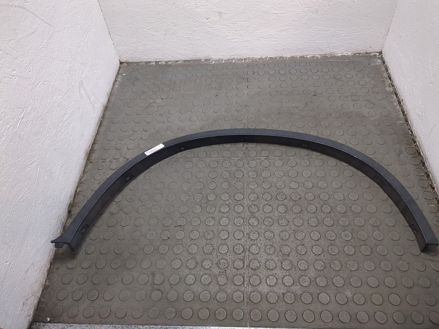 Накладка заднего крыла левого