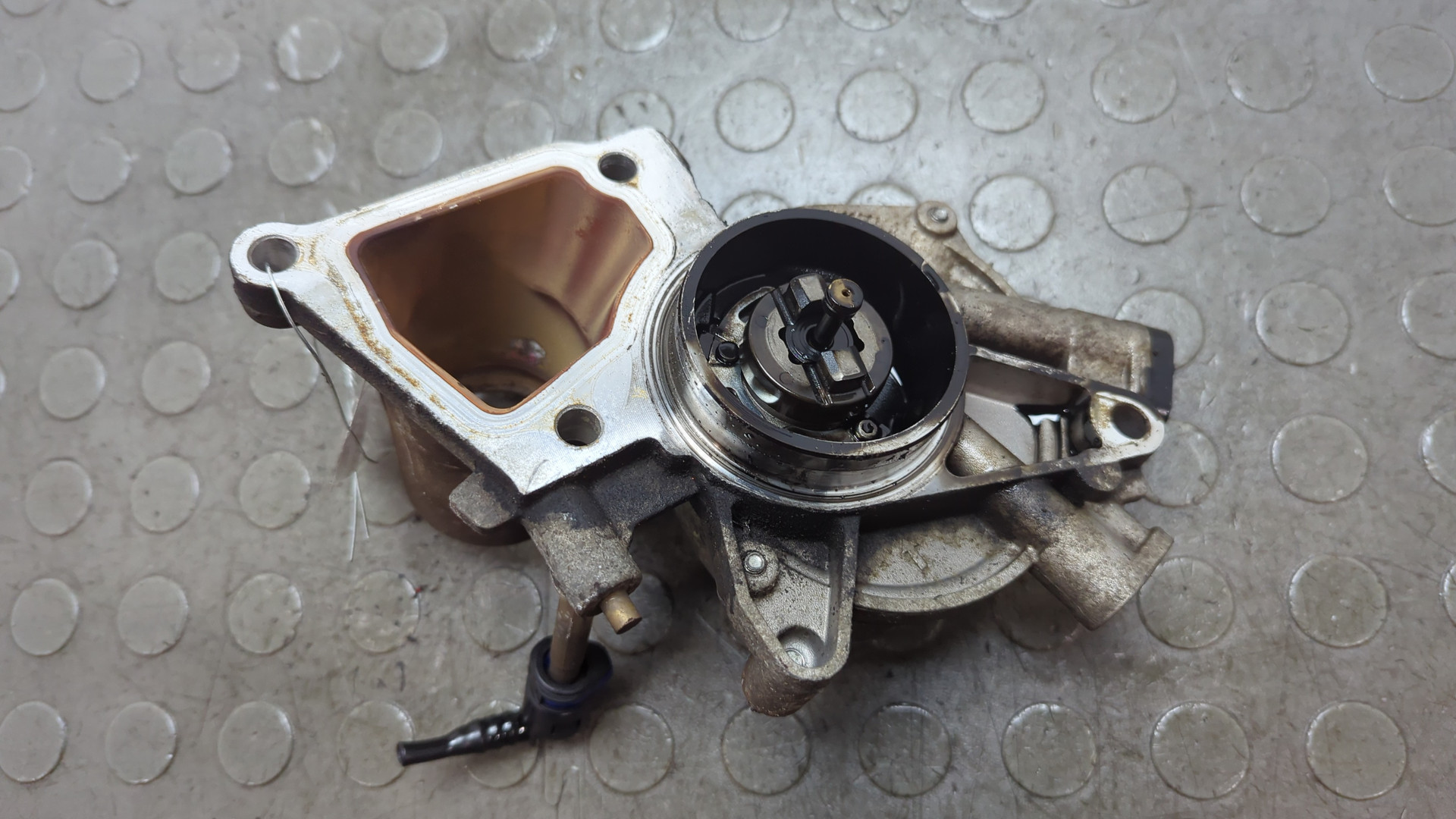 Насос вакуумный