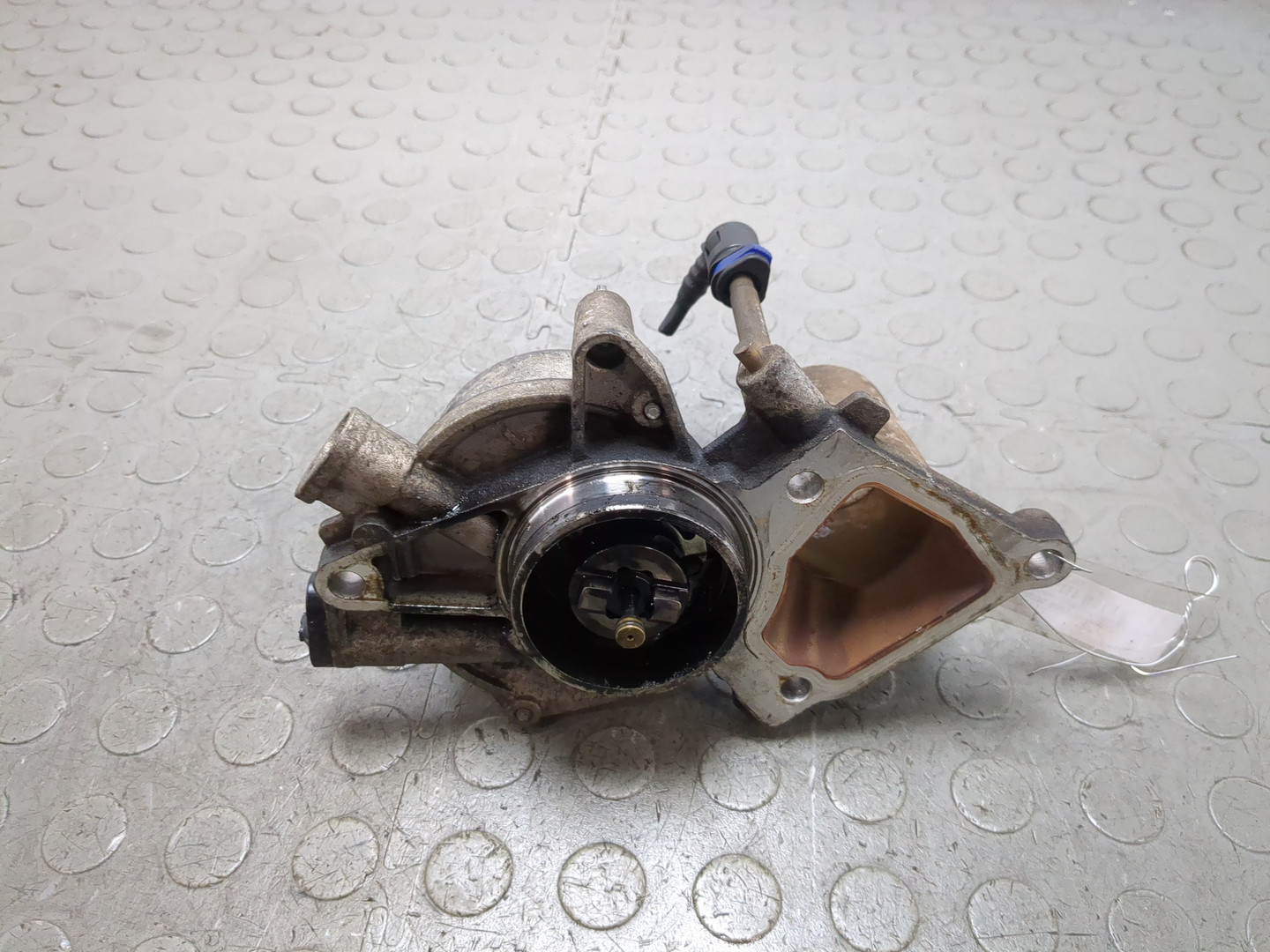 Насос вакуумный