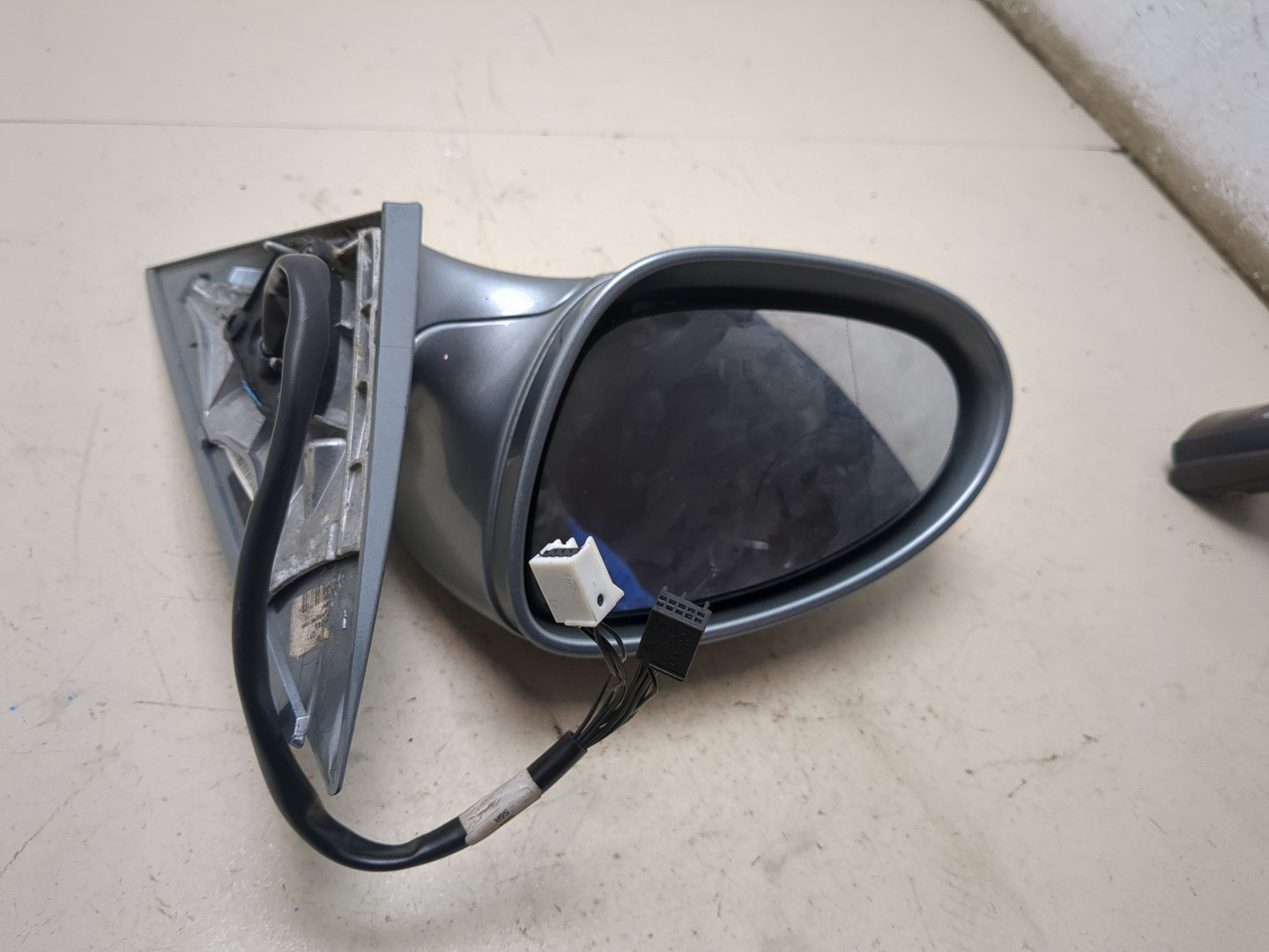 Зеркало левое электрическое