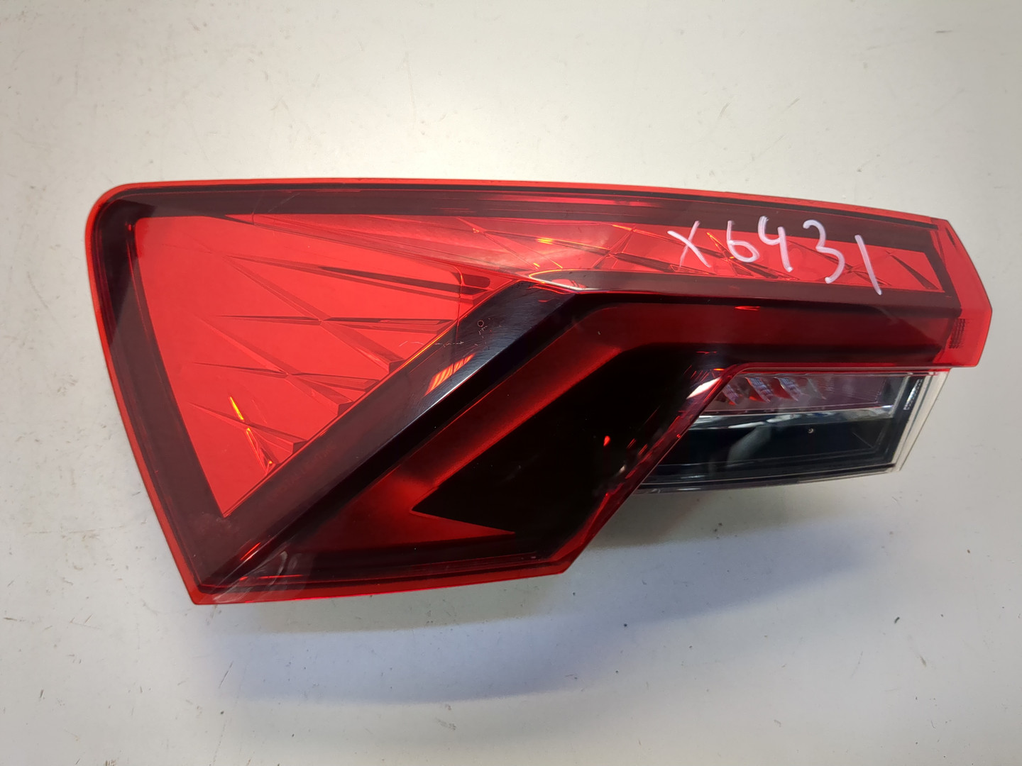 Фонарь задний левый