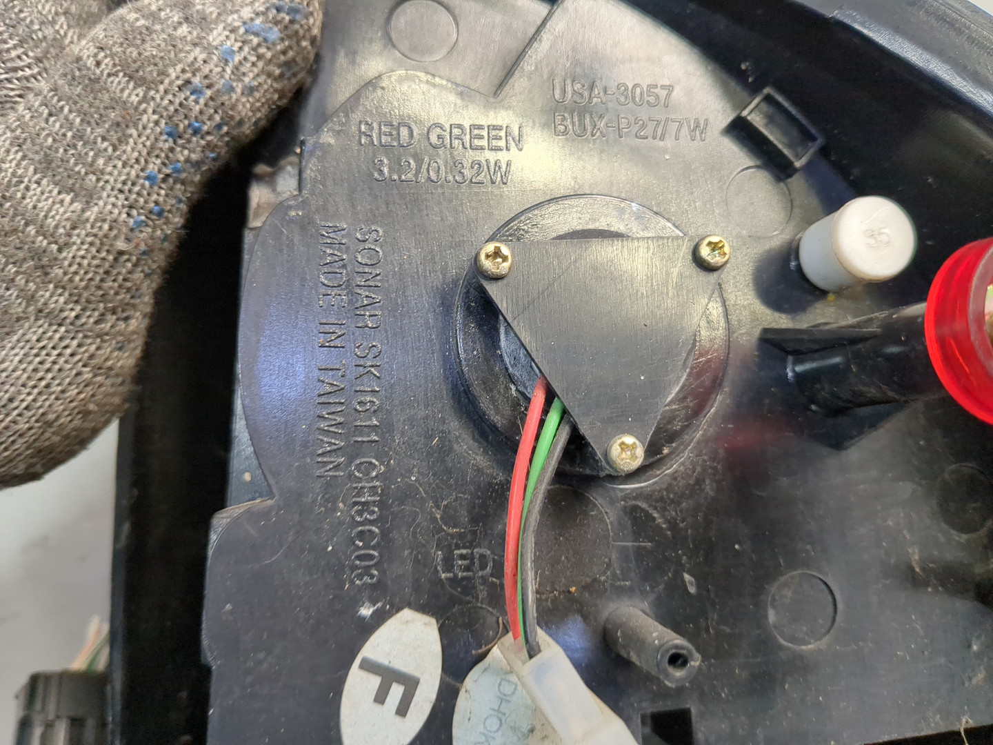 Фонарь задний левый