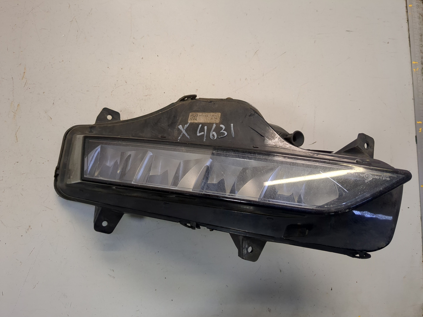 Фара противотуманная левая