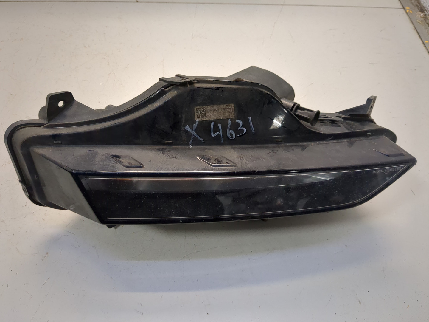 Фара противотуманная левая