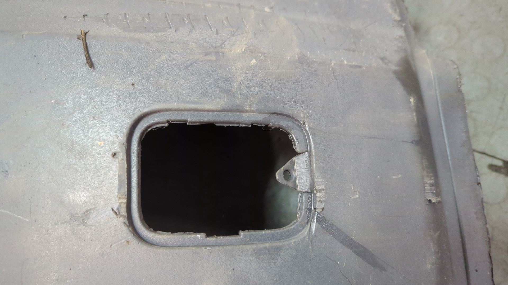 Накладка переднего бампера левая