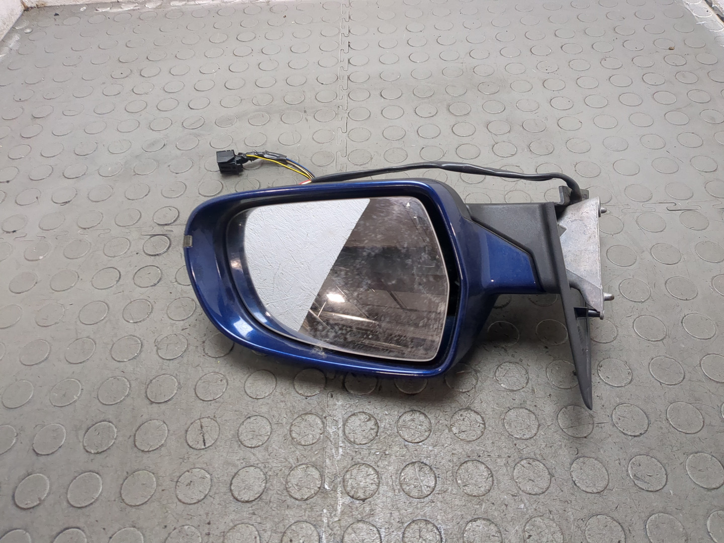 Зеркало правое электрическое