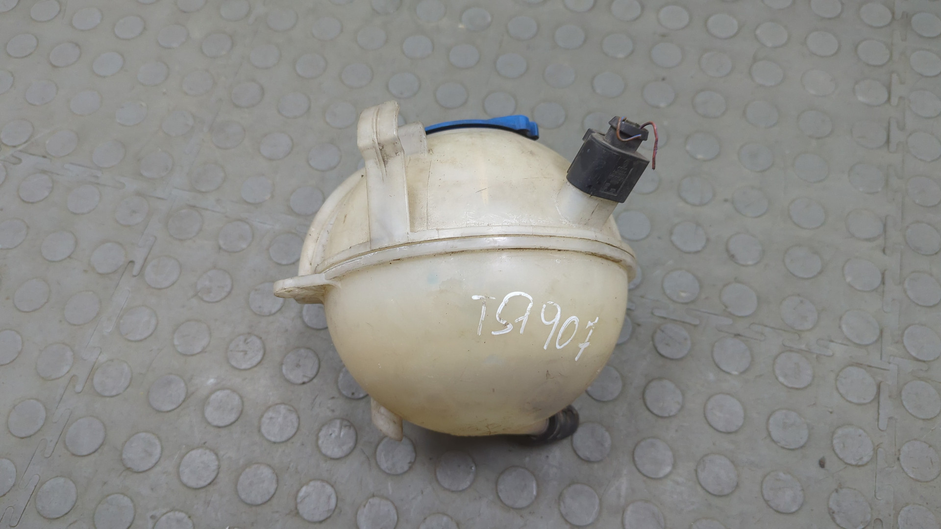 Бачок расширительный