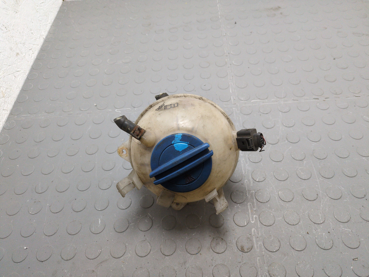 Бачок расширительный