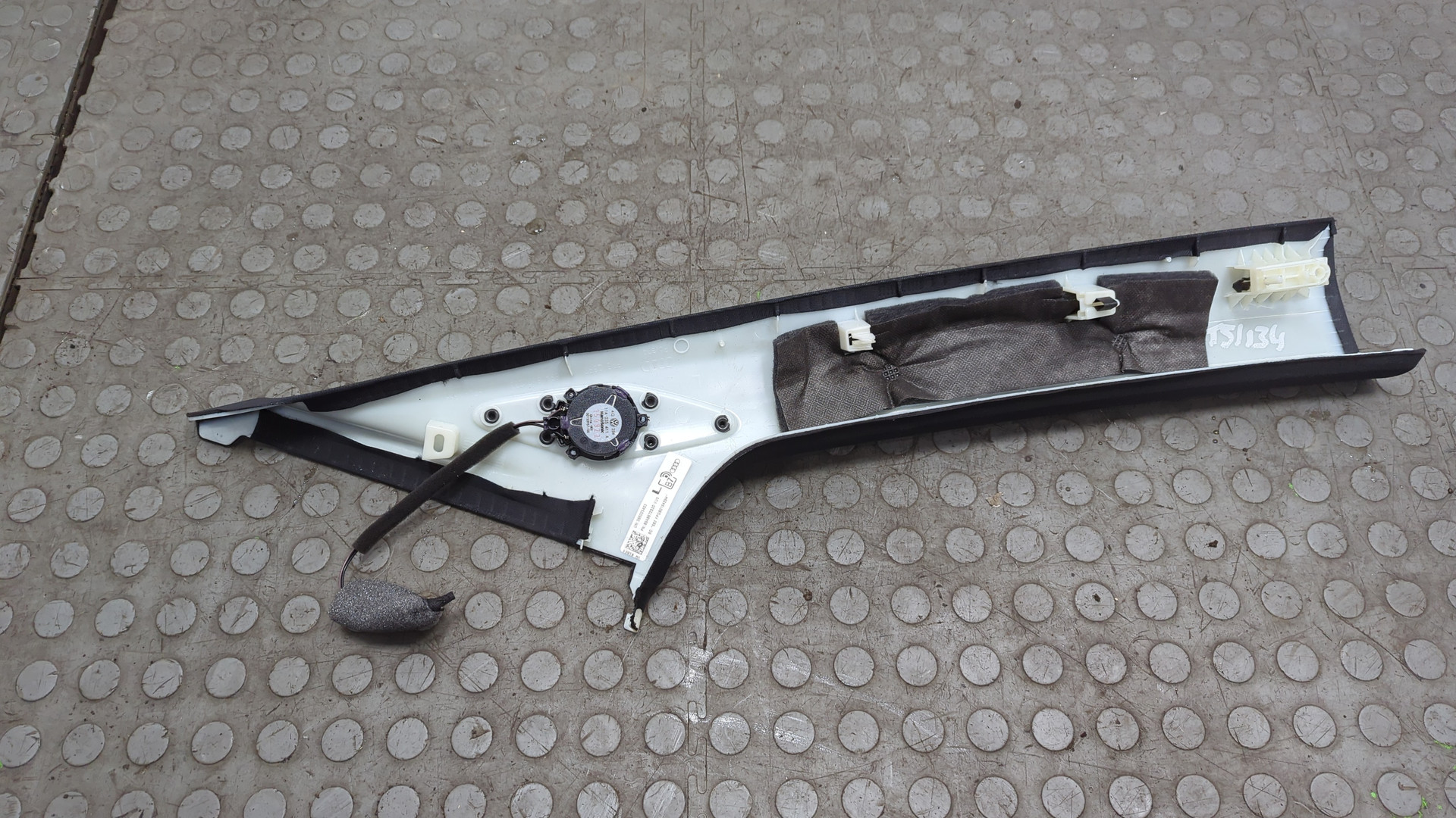 Обшивка стойки