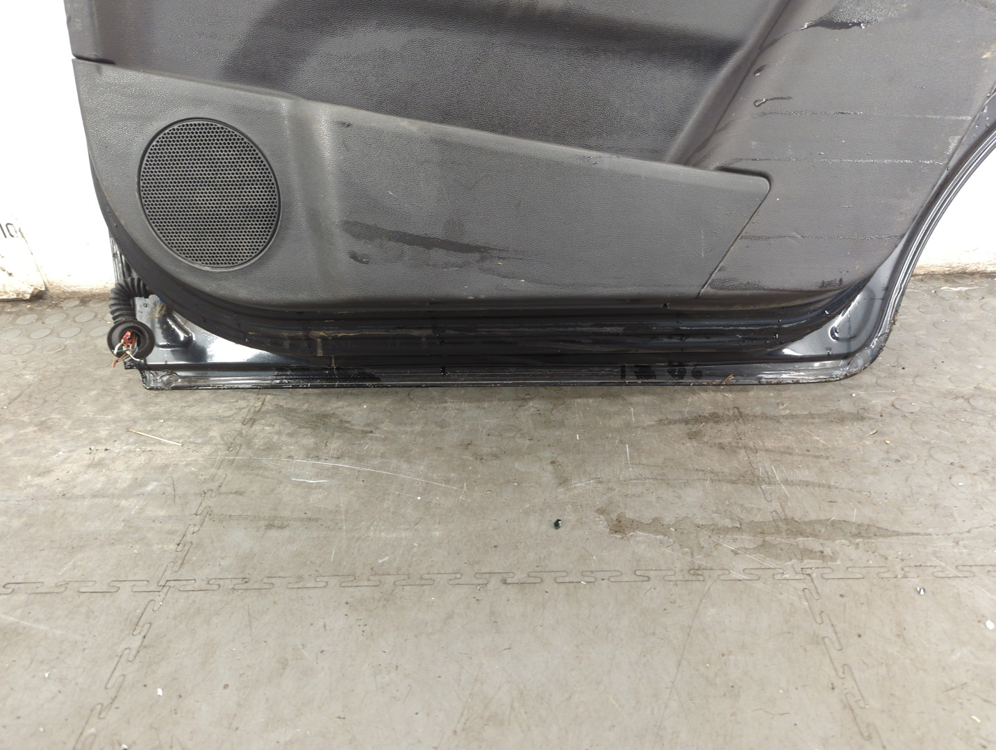 Дверь задняя правая