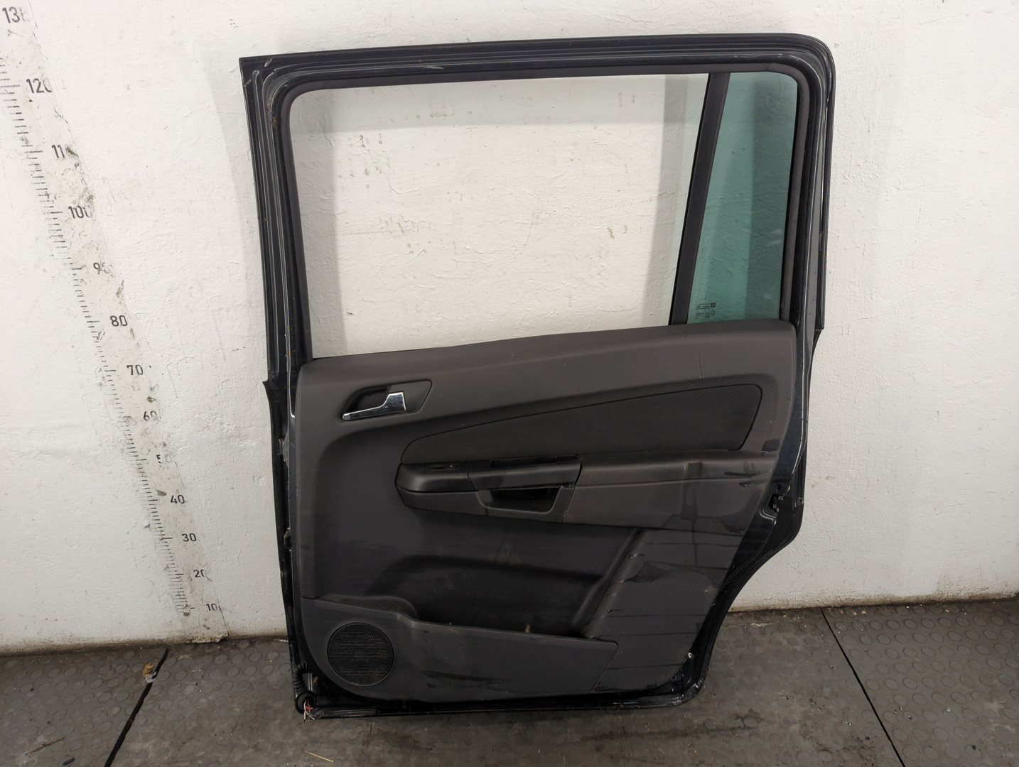 Дверь задняя правая