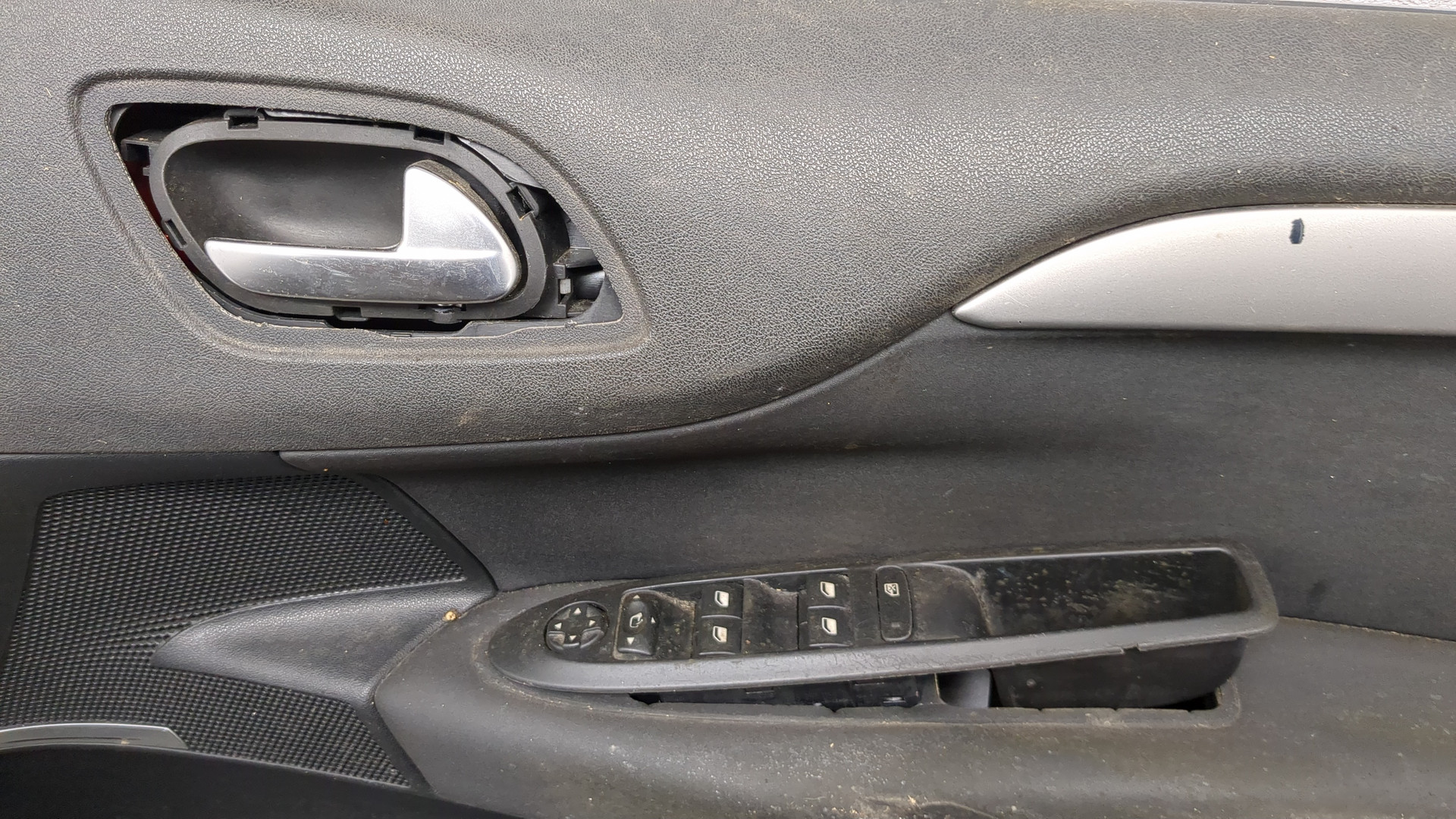 Дверь передняя правая