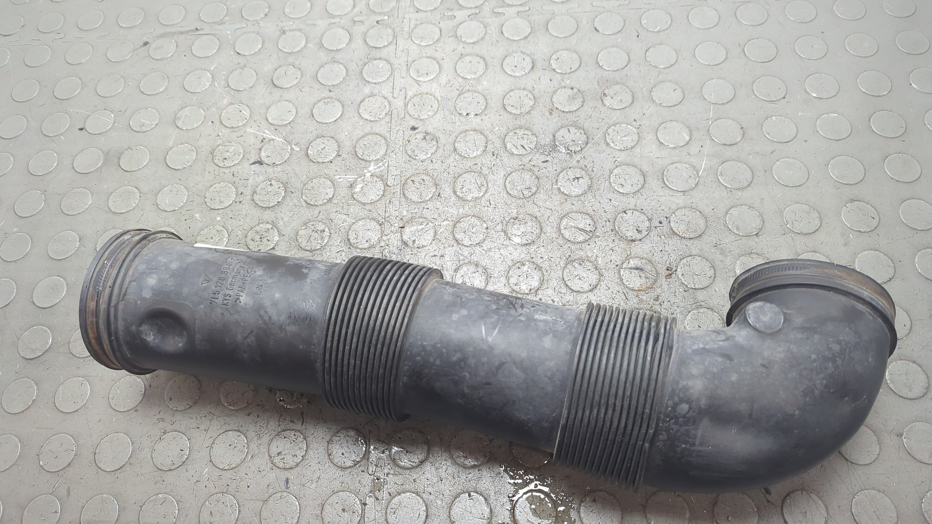 Патрубок воздушного фильтра