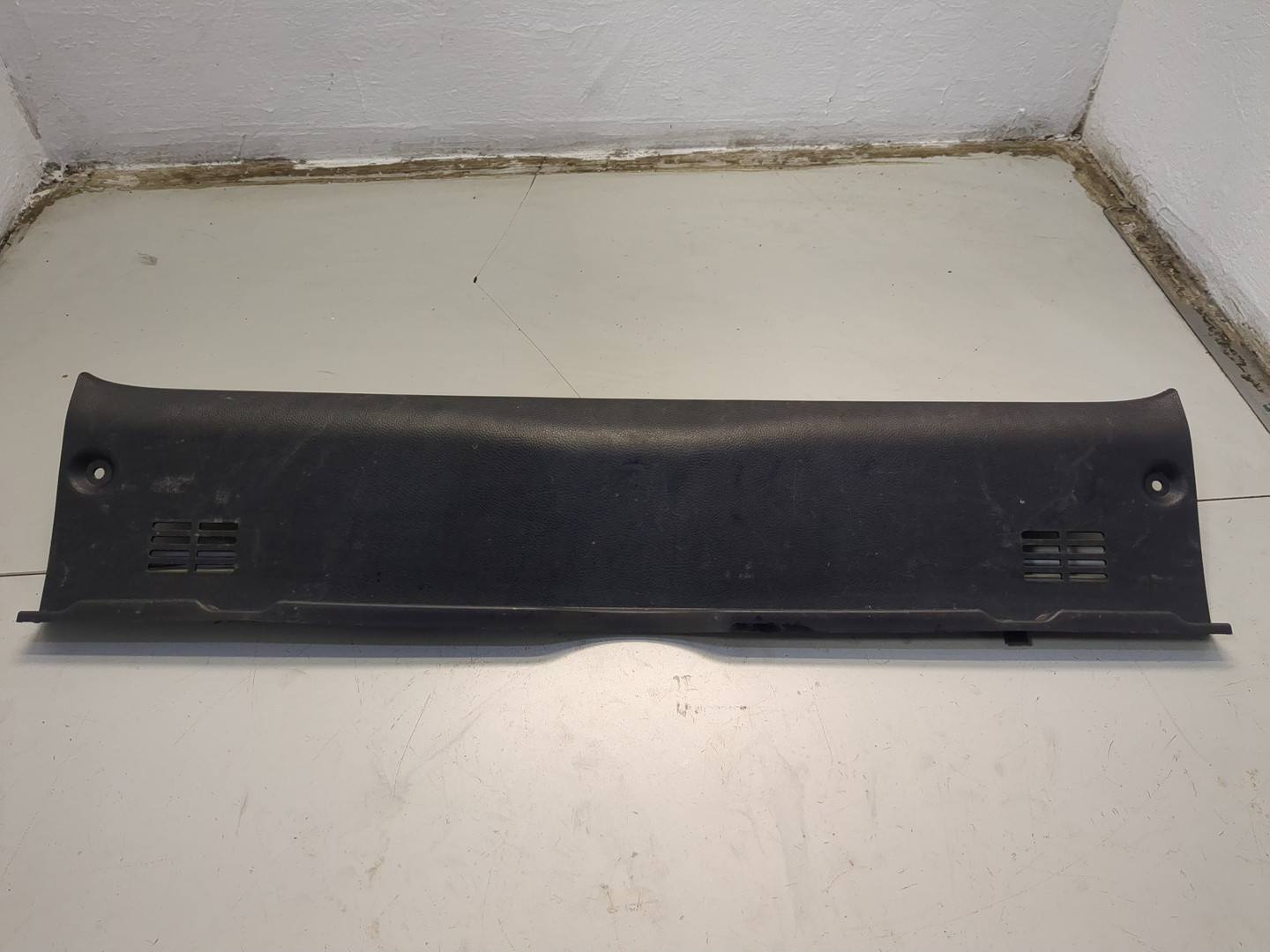 Обшивка багажника