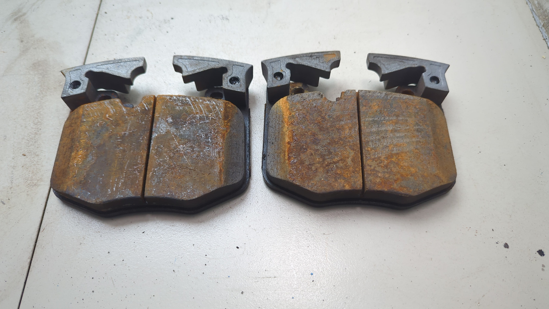 Колодки тормозные передние к-т