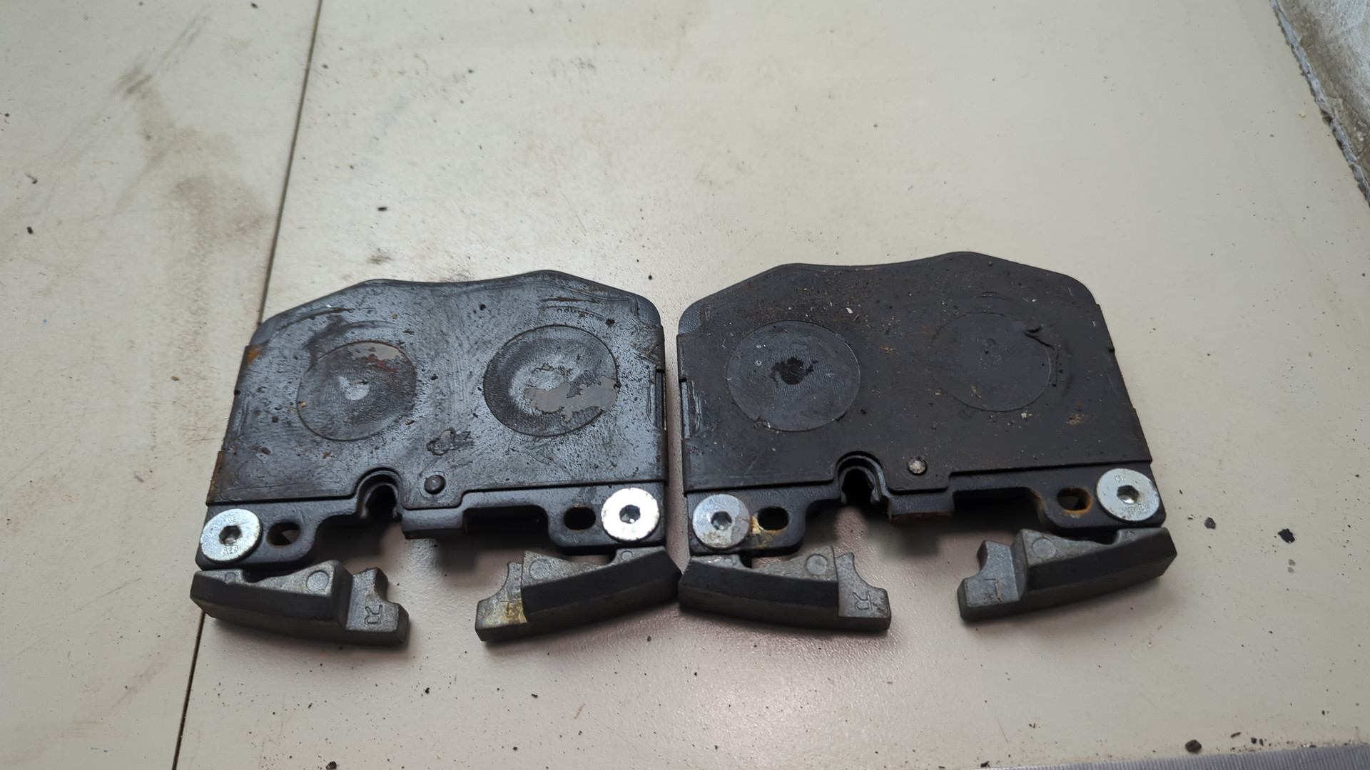 Колодки тормозные передние к-т