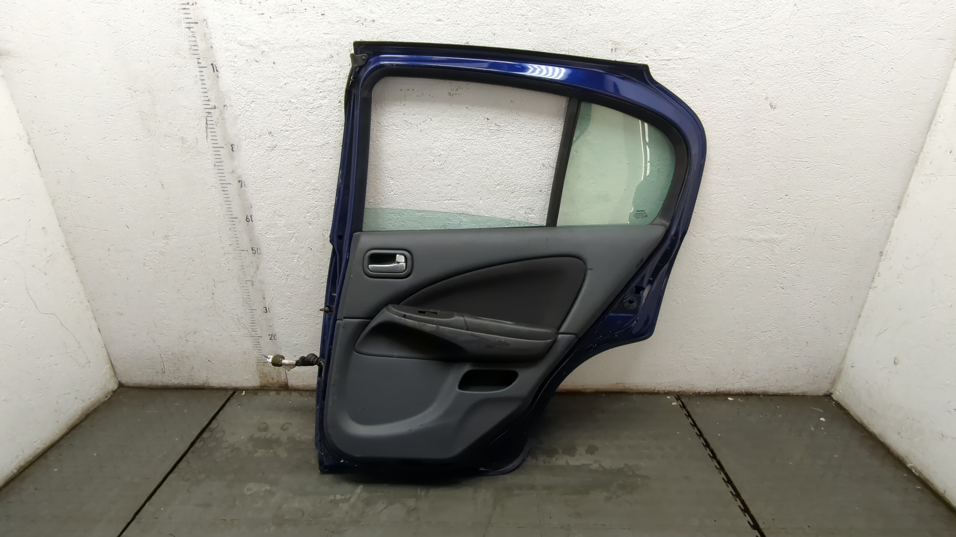 Дверь задняя правая