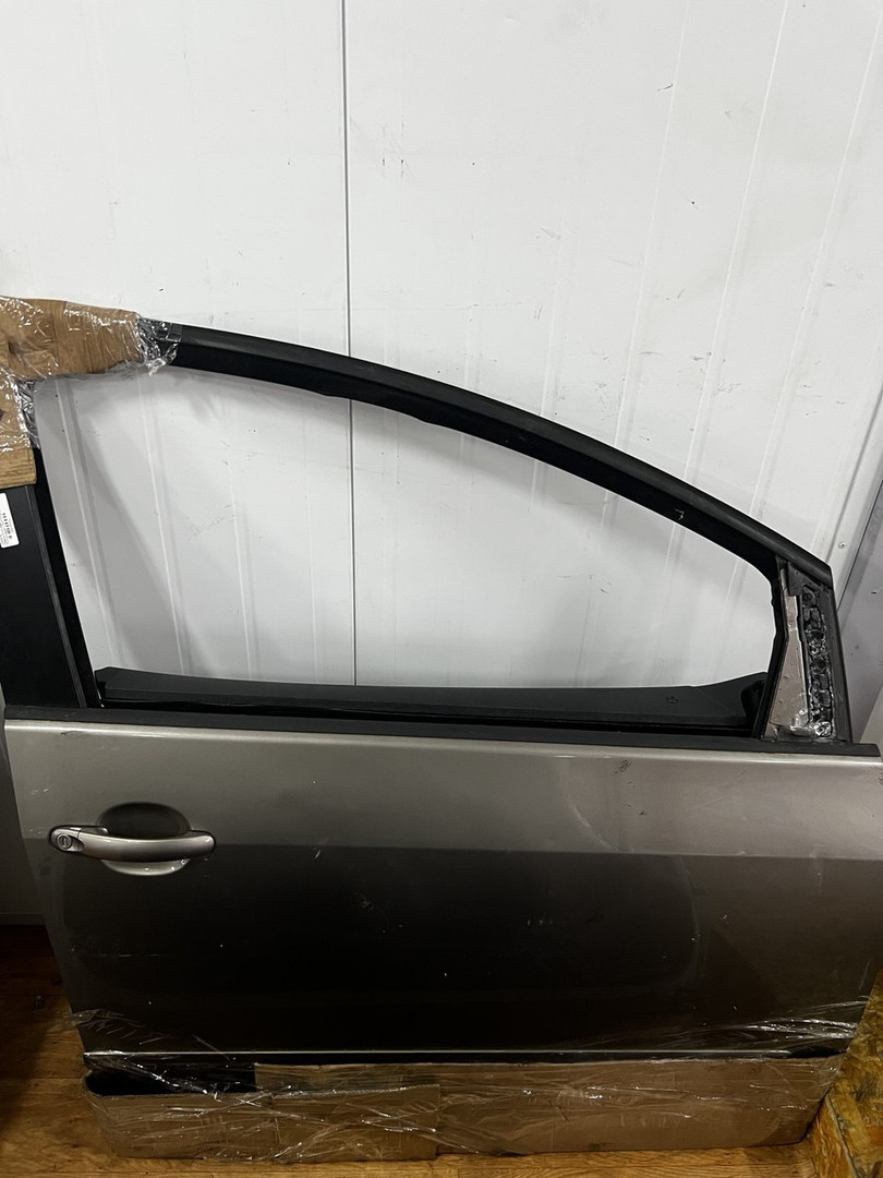 Дверь передняя правая