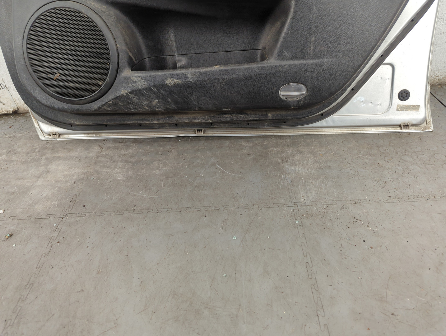 Дверь передняя правая