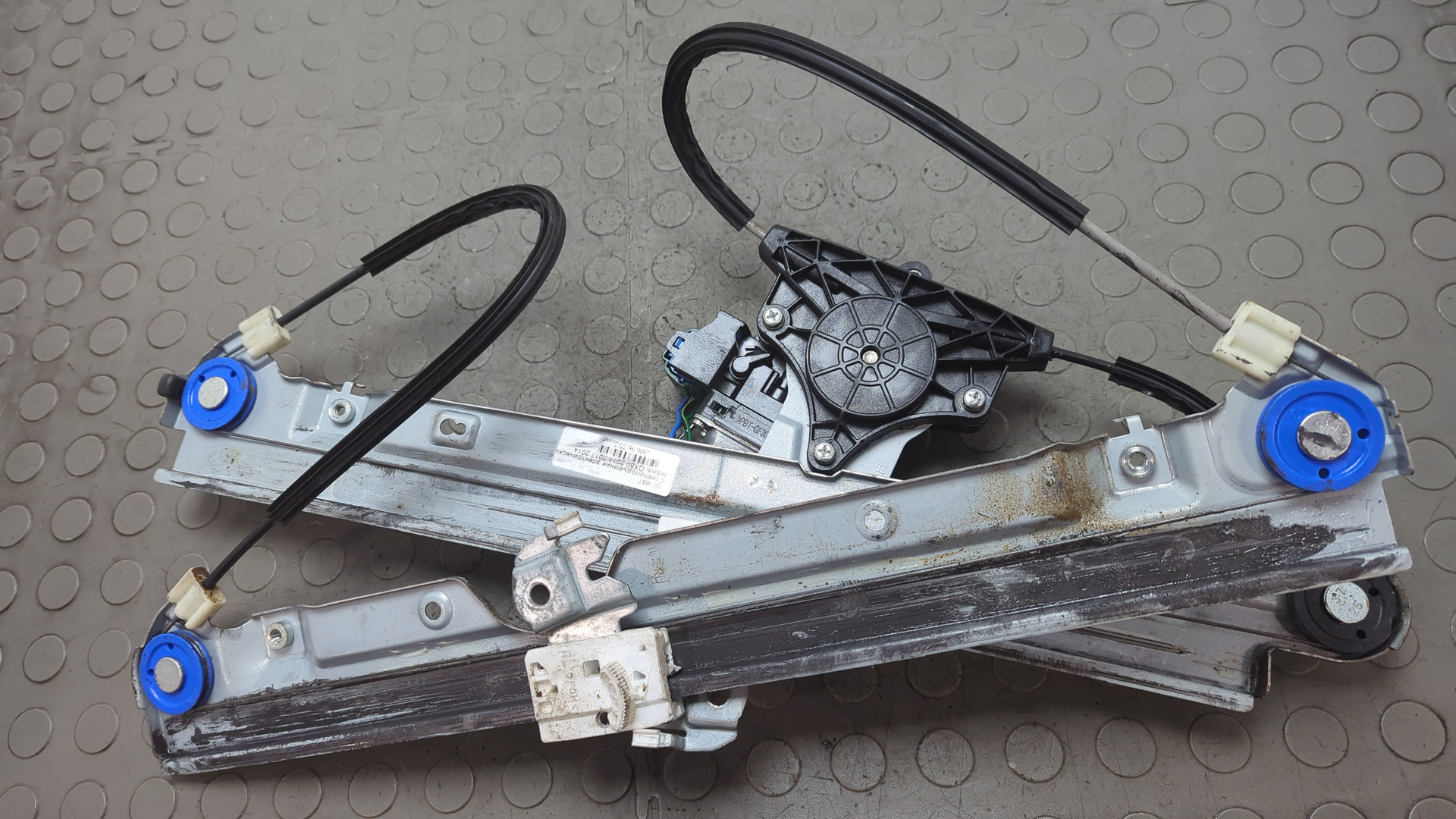 Стеклоподъемник электр. передний левый