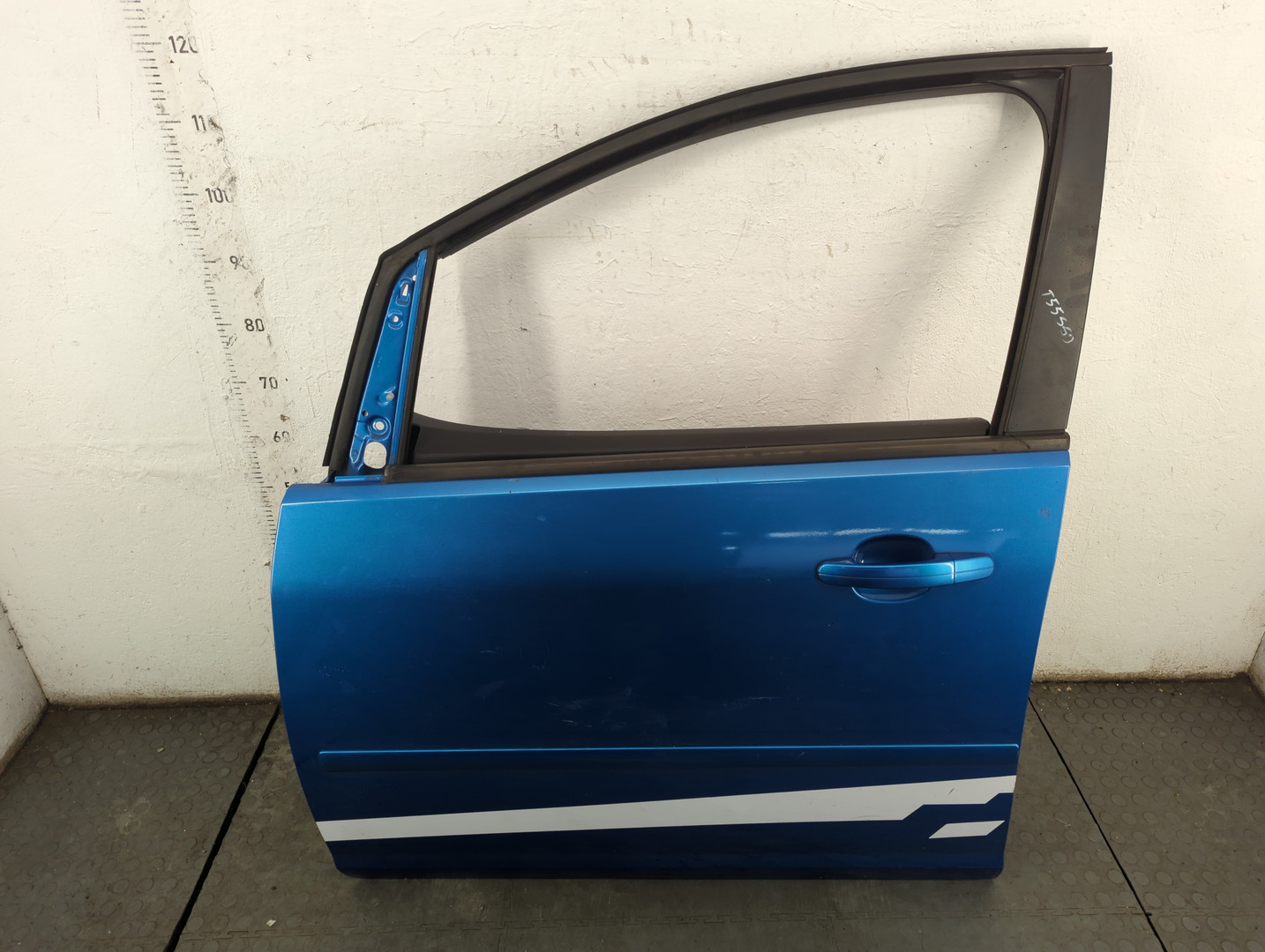 Дверь передняя левая