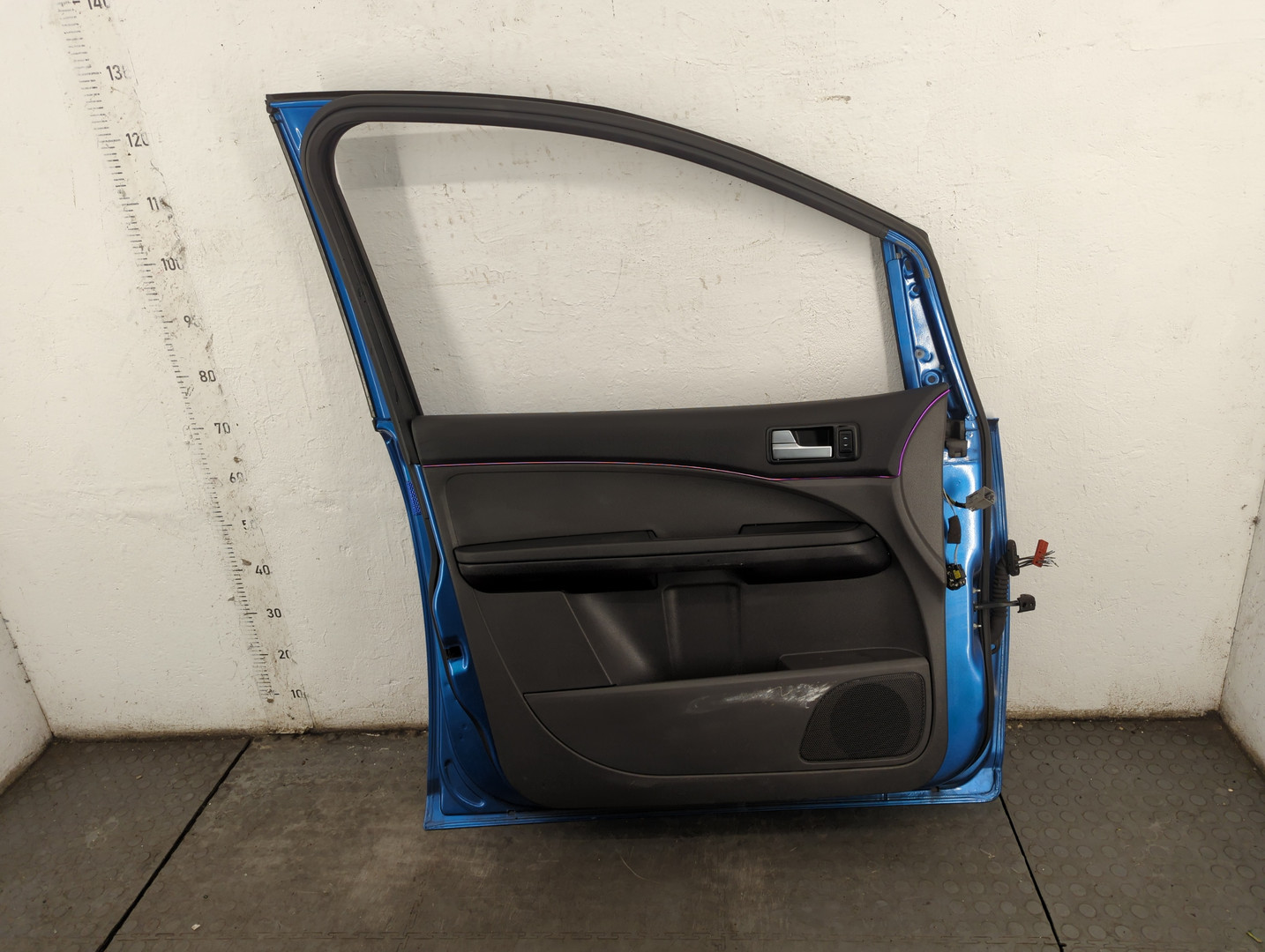 Дверь передняя левая