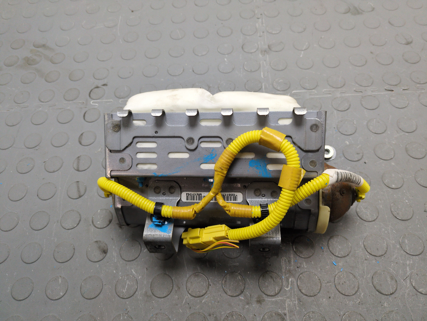 Подушка безопасности пассажирская (в торпедо)