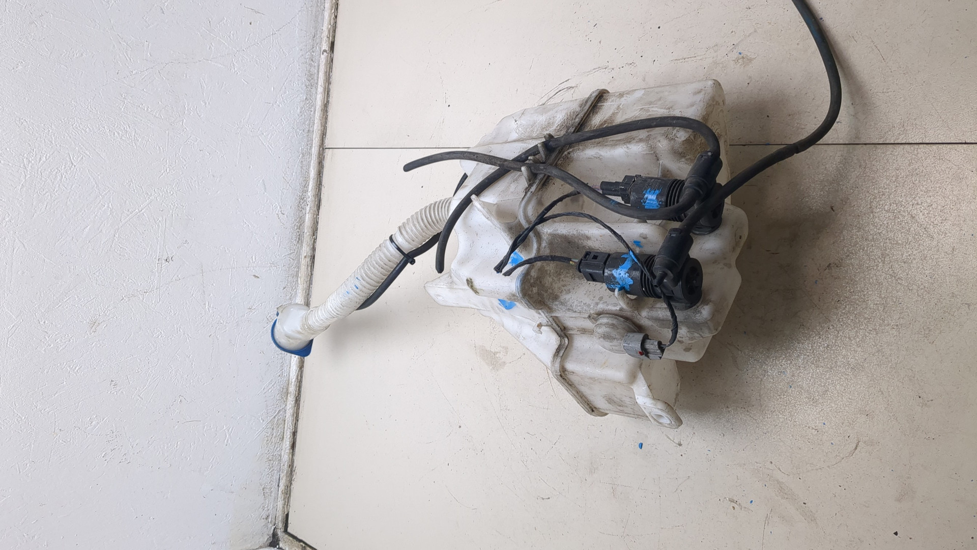 Бачок омывателя лобового стекла