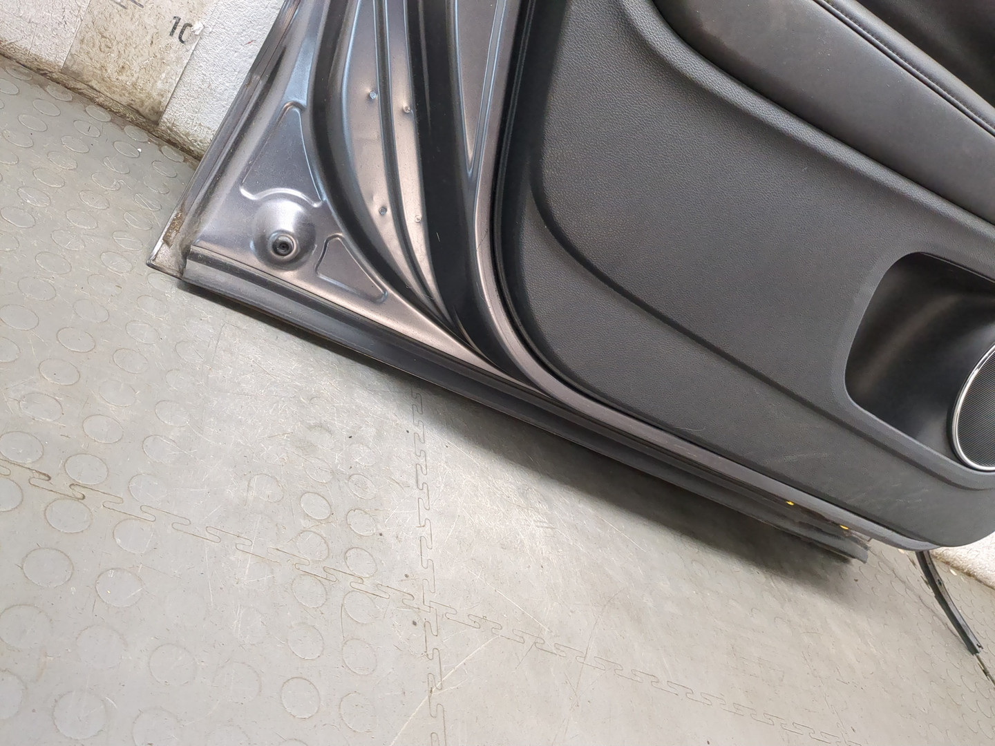 Дверь передняя левая