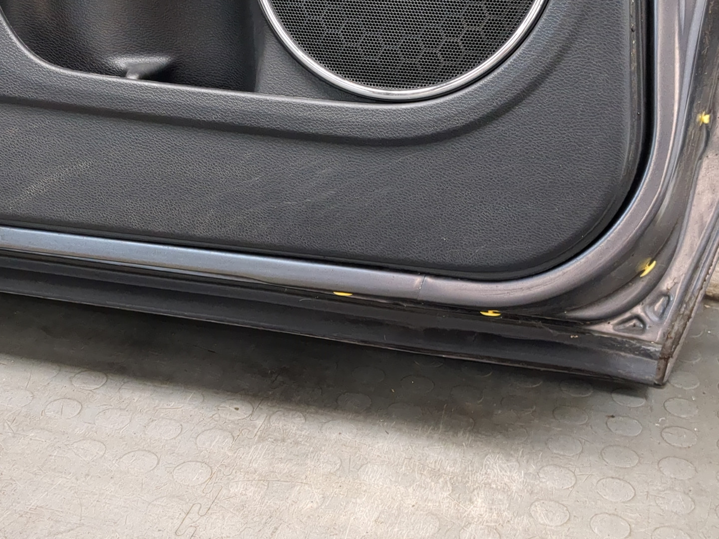 Дверь передняя левая