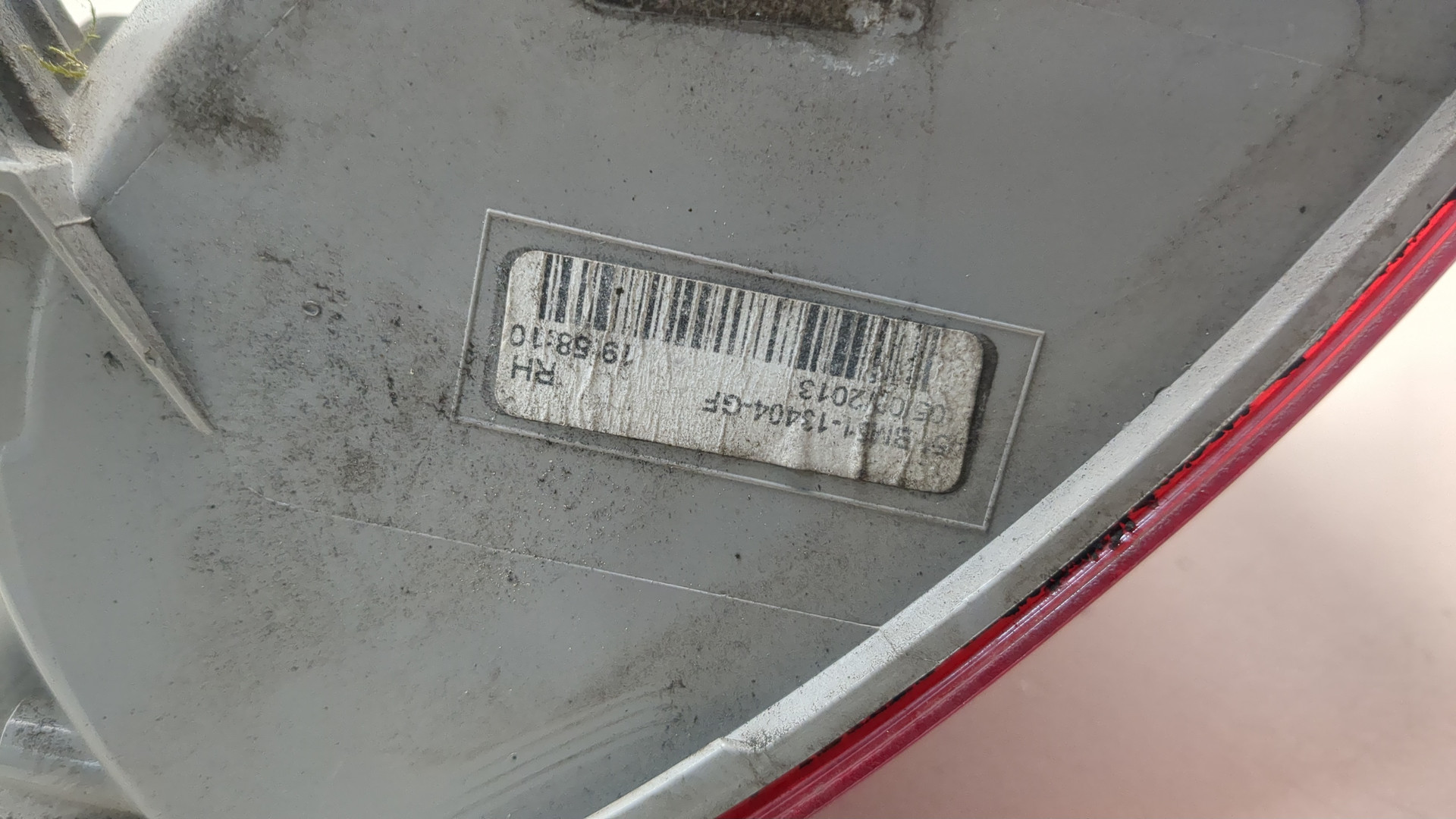 Фонарь задний правый