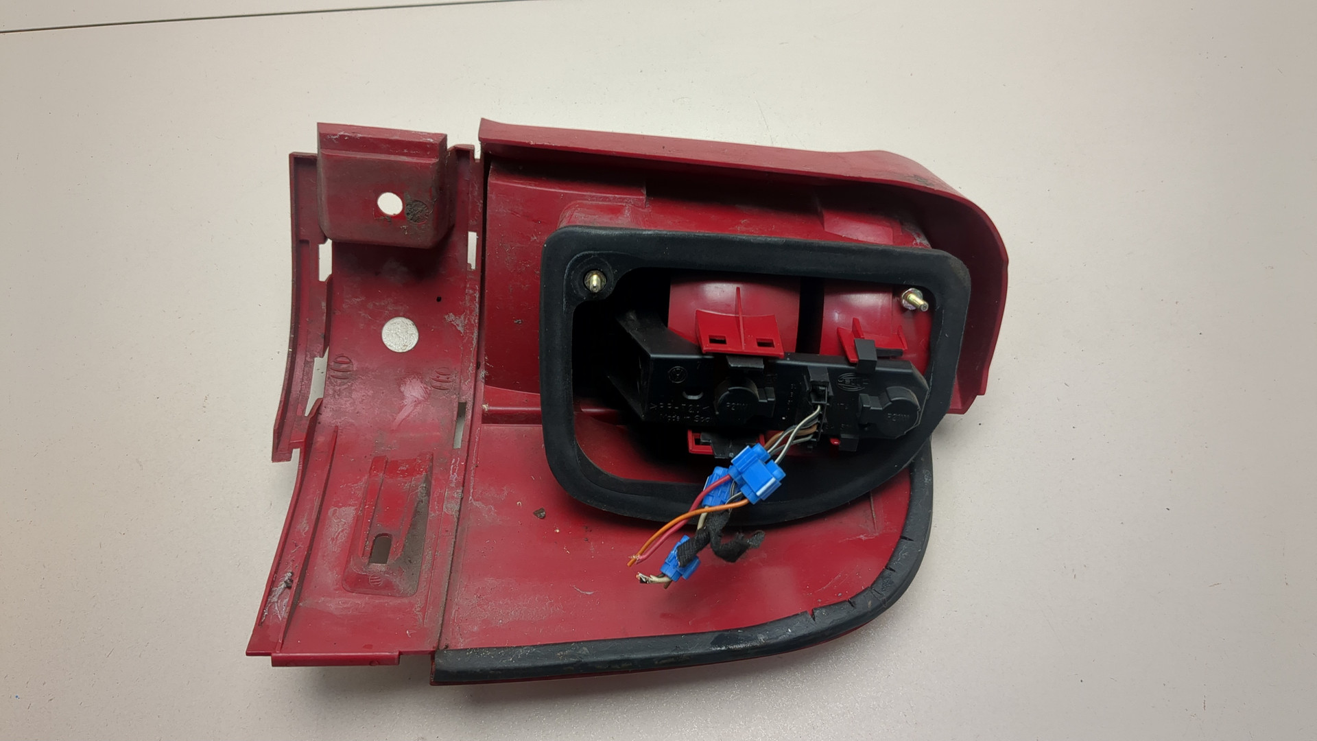 Фонарь задний левый