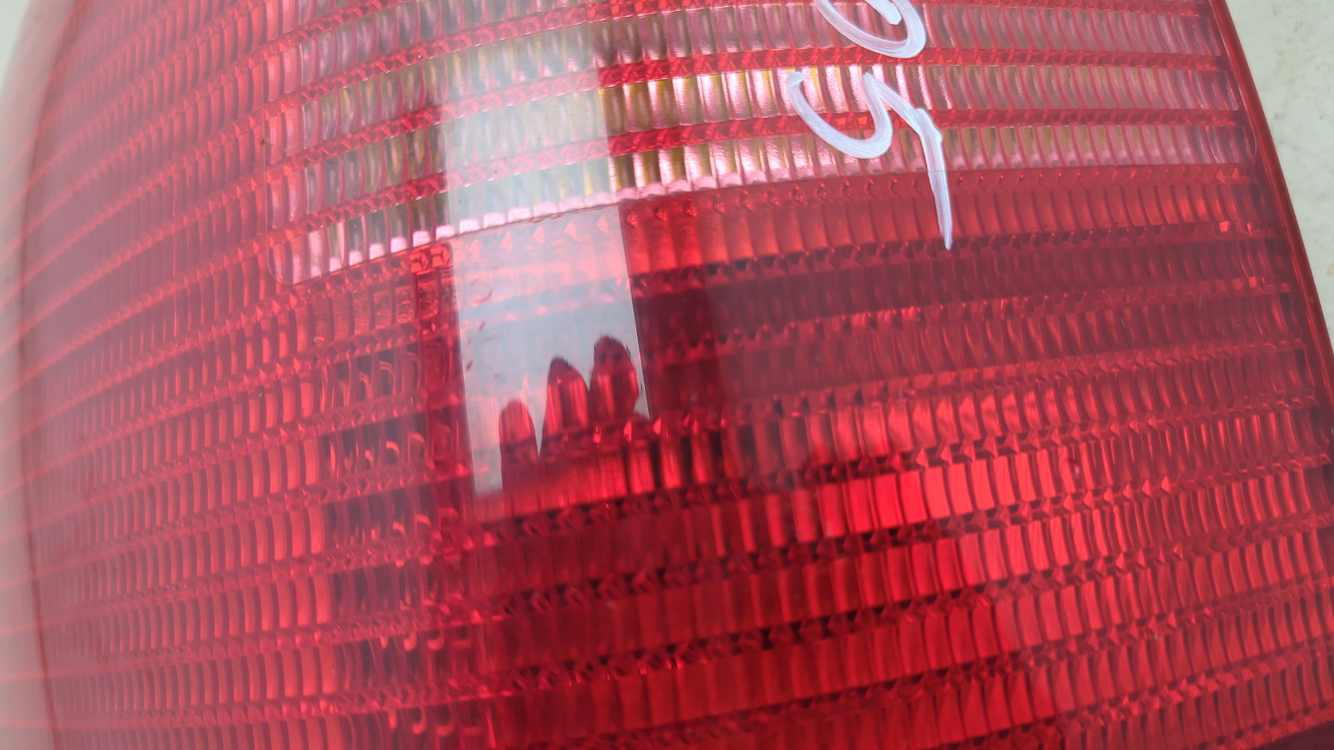 Фонарь задний левый