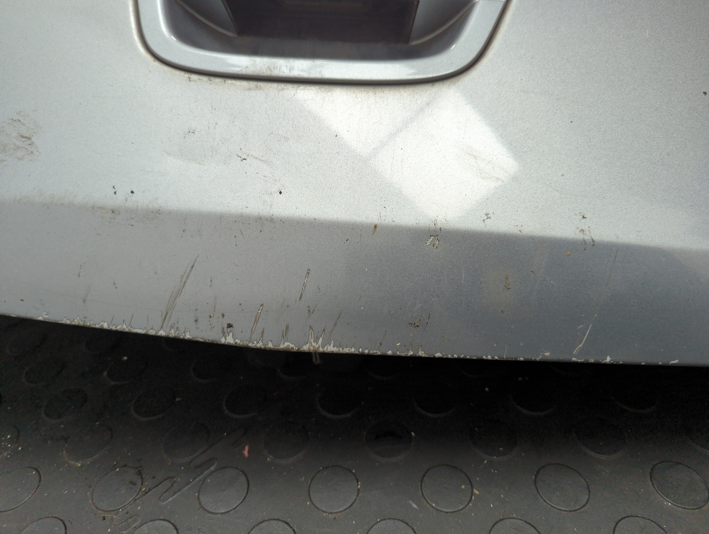 Дверь багажника