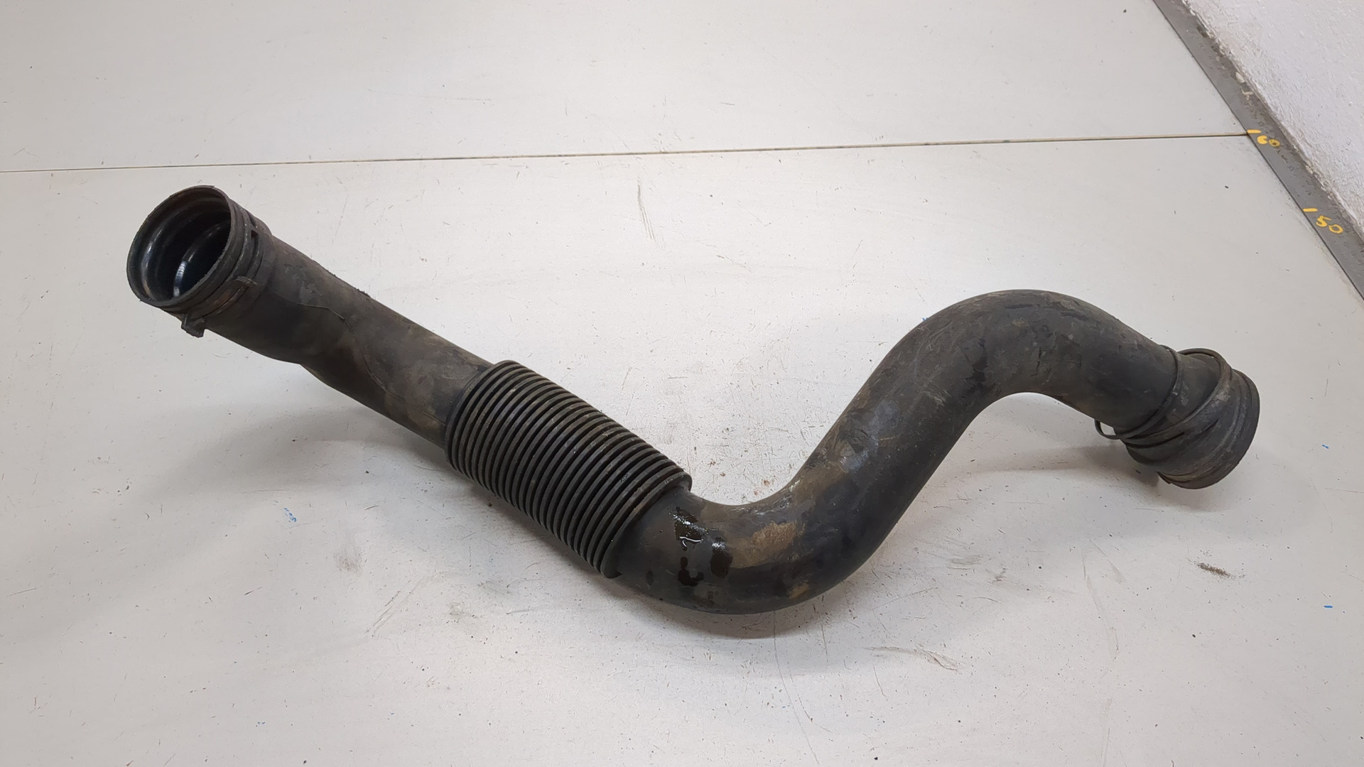 Патрубок воздушного фильтра