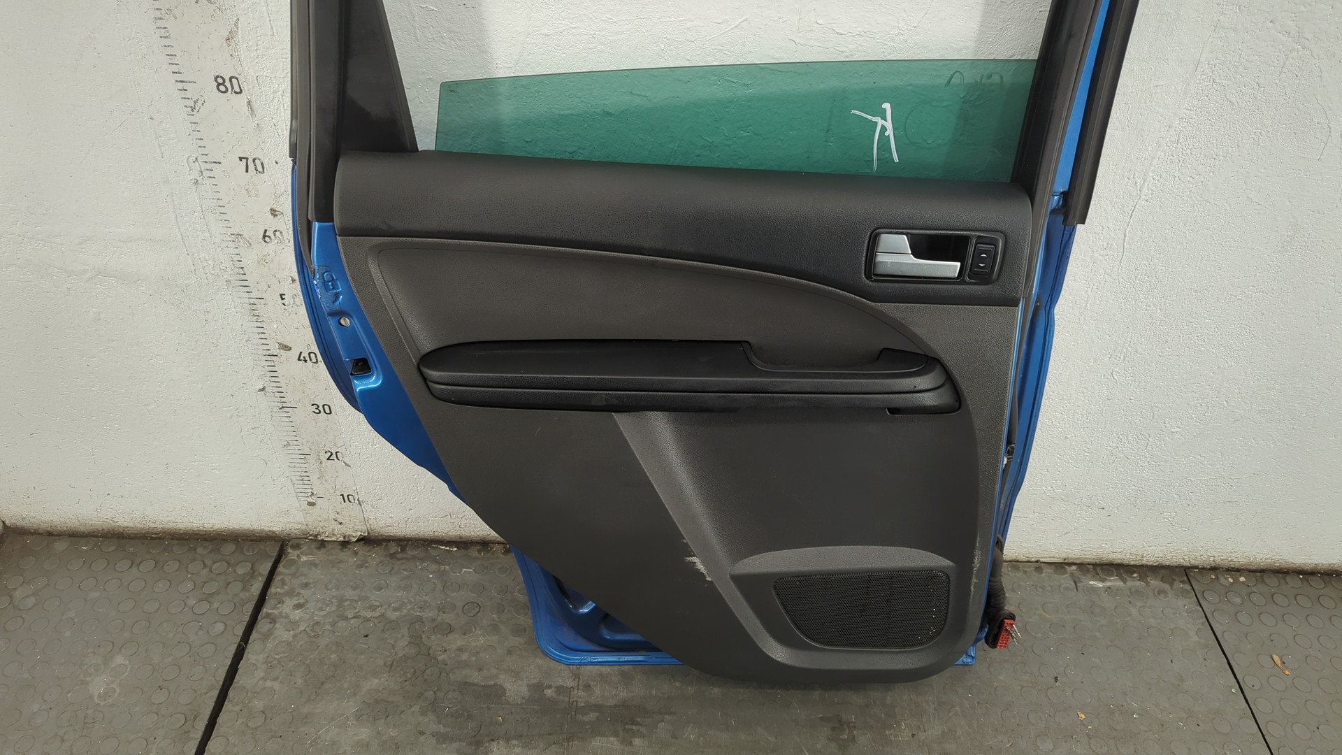 Дверь задняя левая