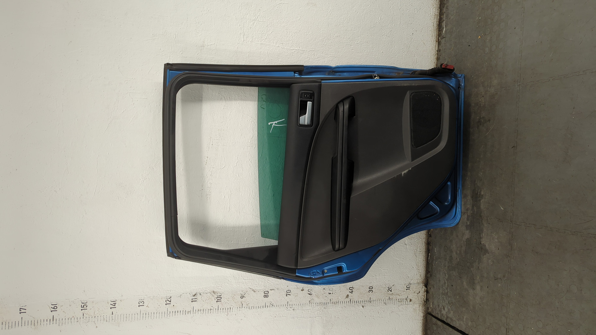 Дверь задняя левая