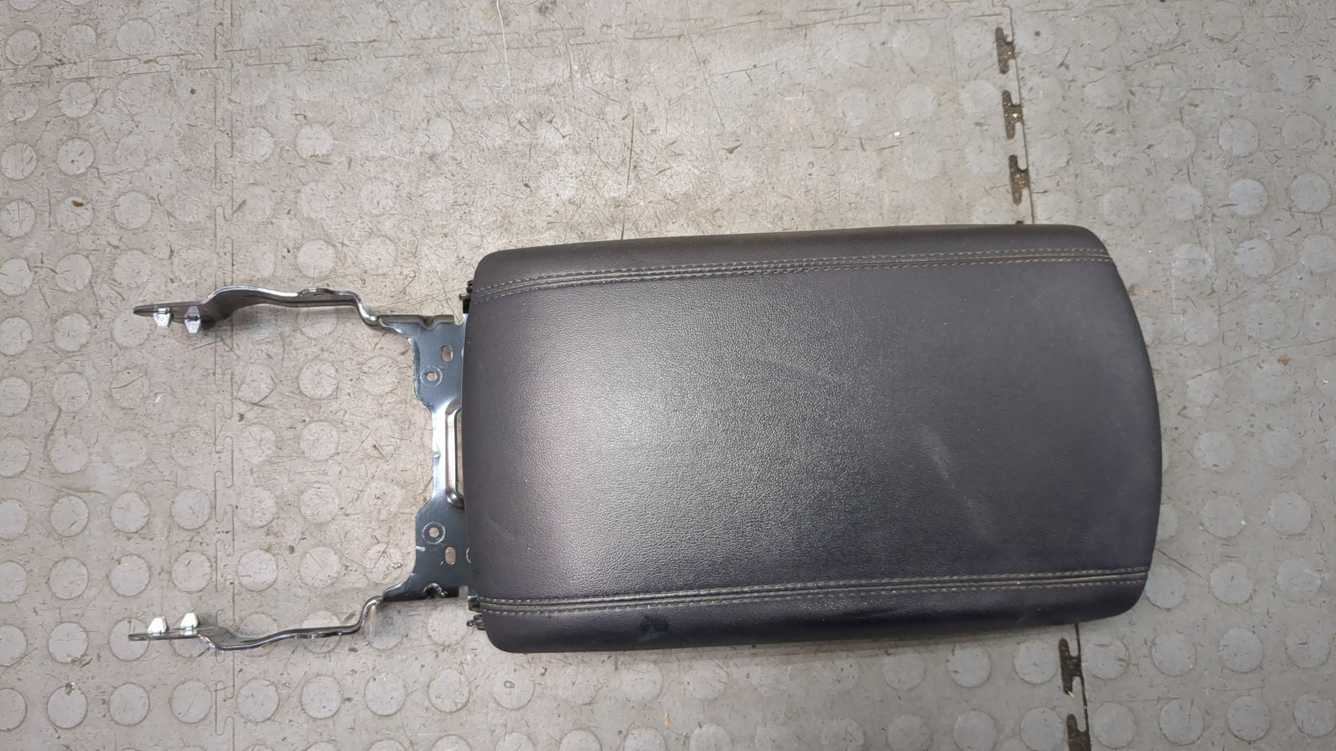 Подлокотник