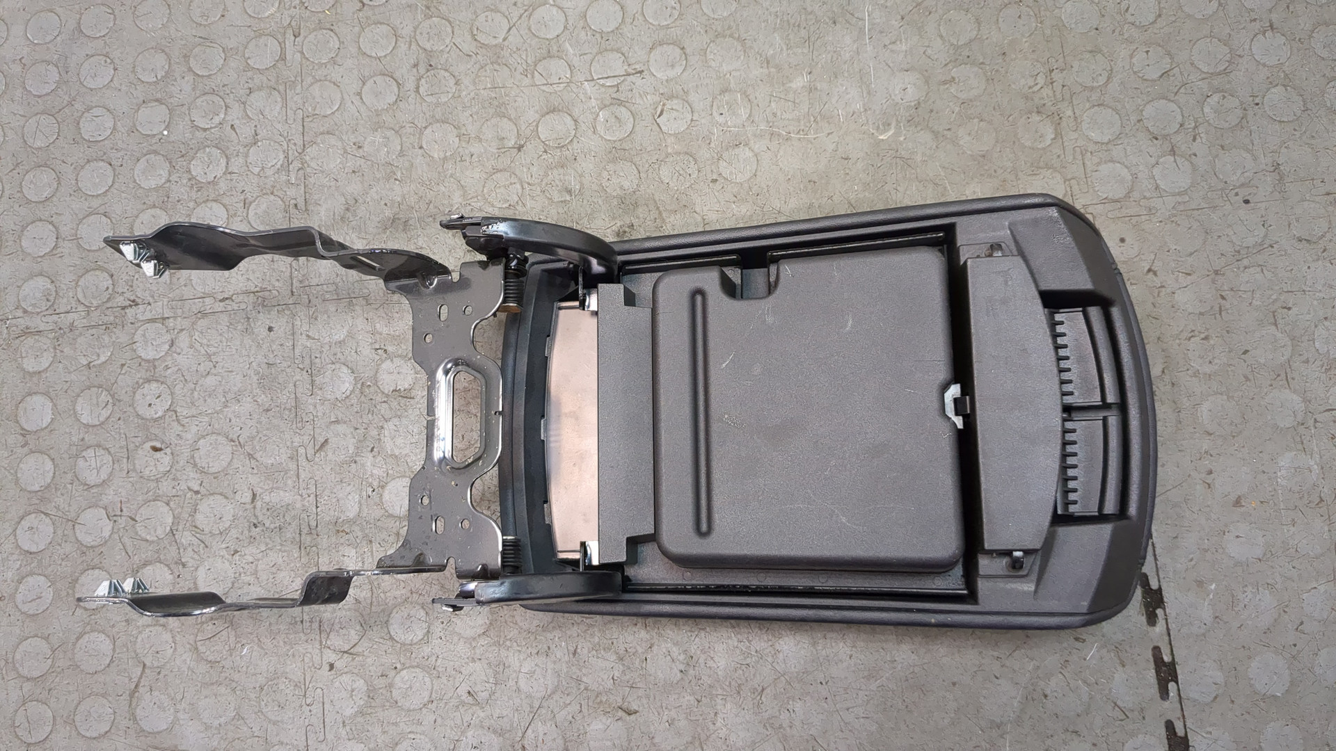 Подлокотник