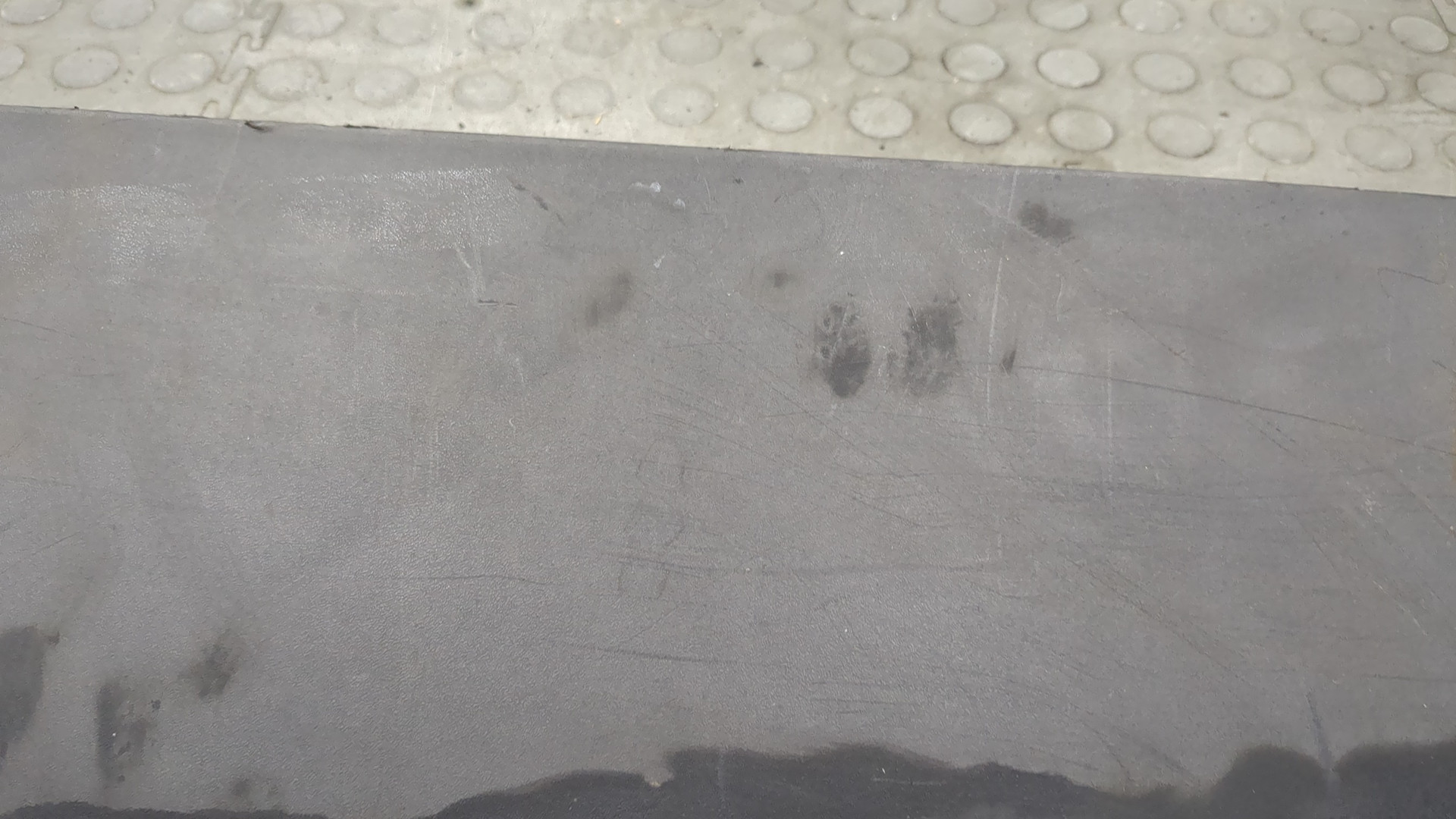 Спойлер переднего бампера