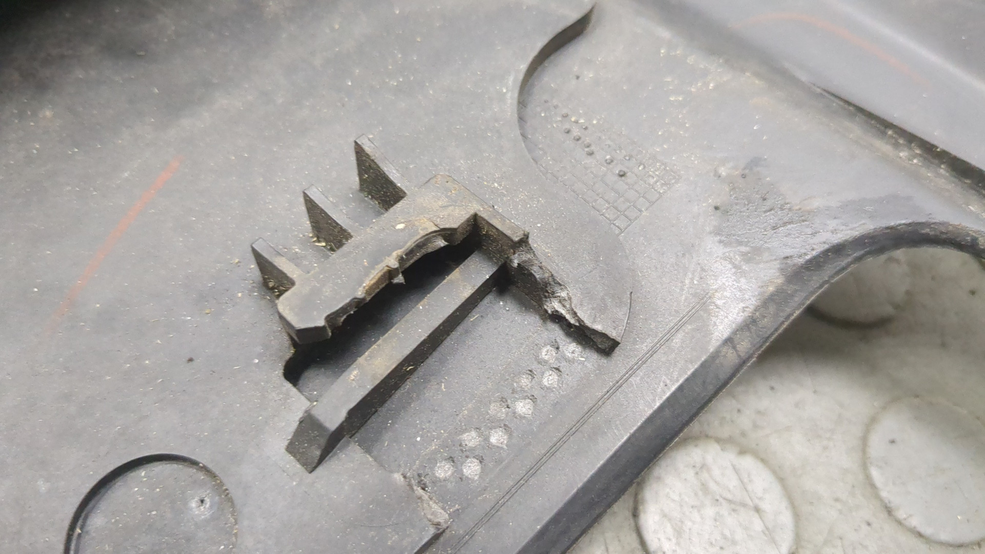 Спойлер переднего бампера