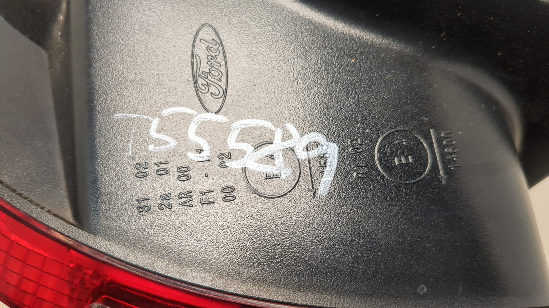 Фонарь задний левый