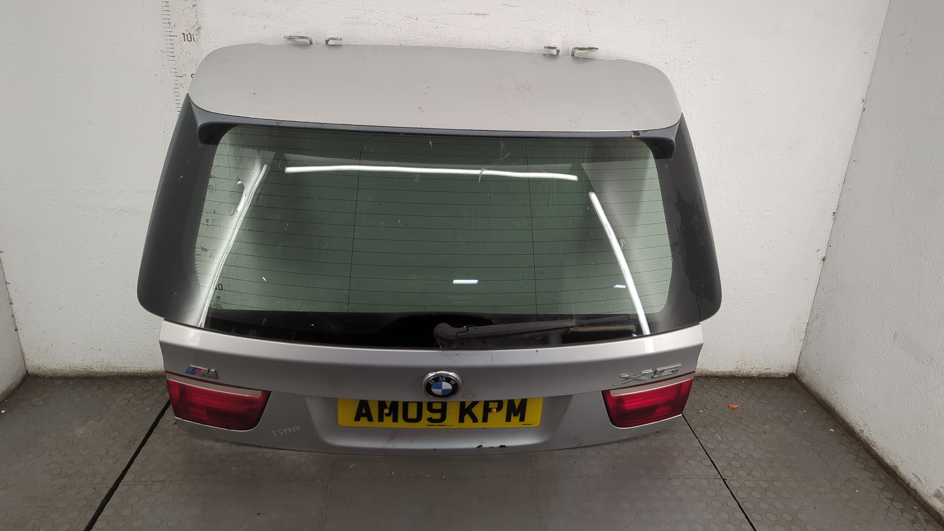 Дверь багажника