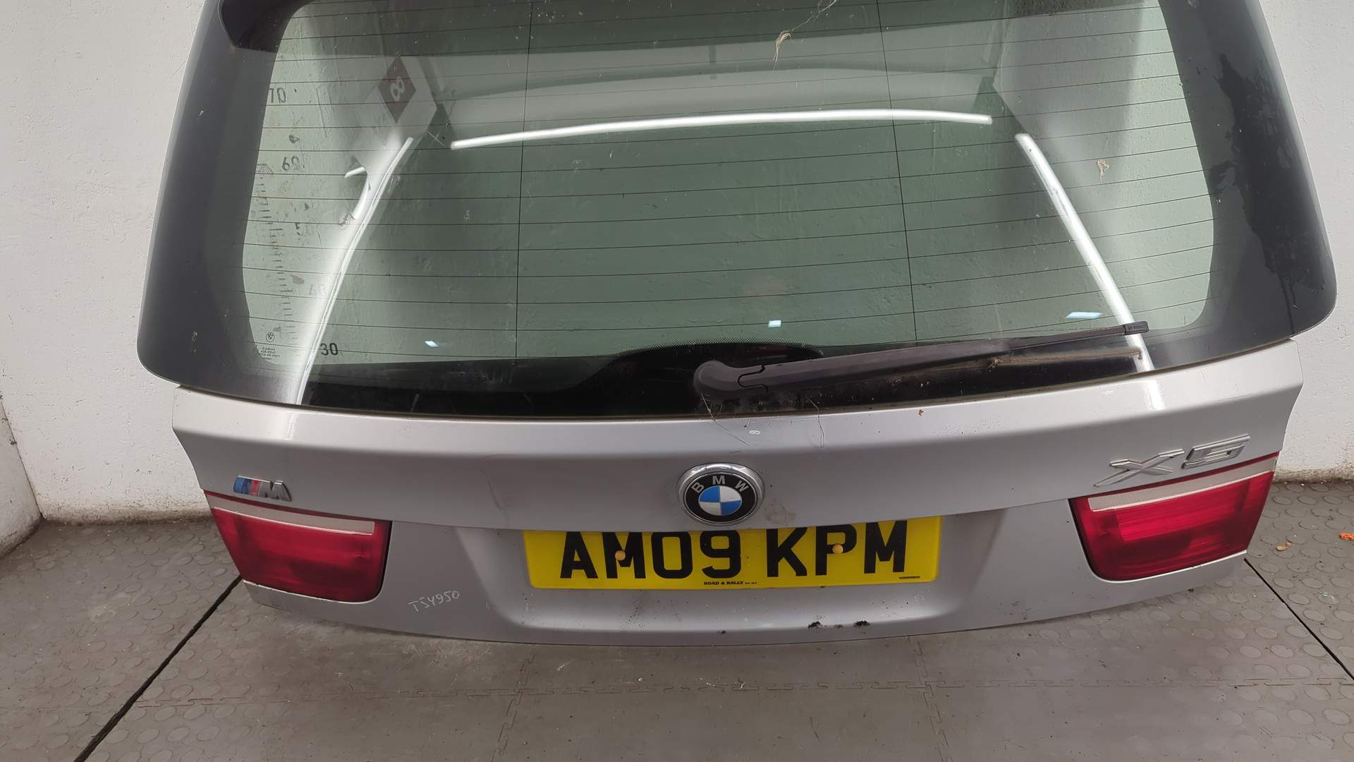 Дверь багажника