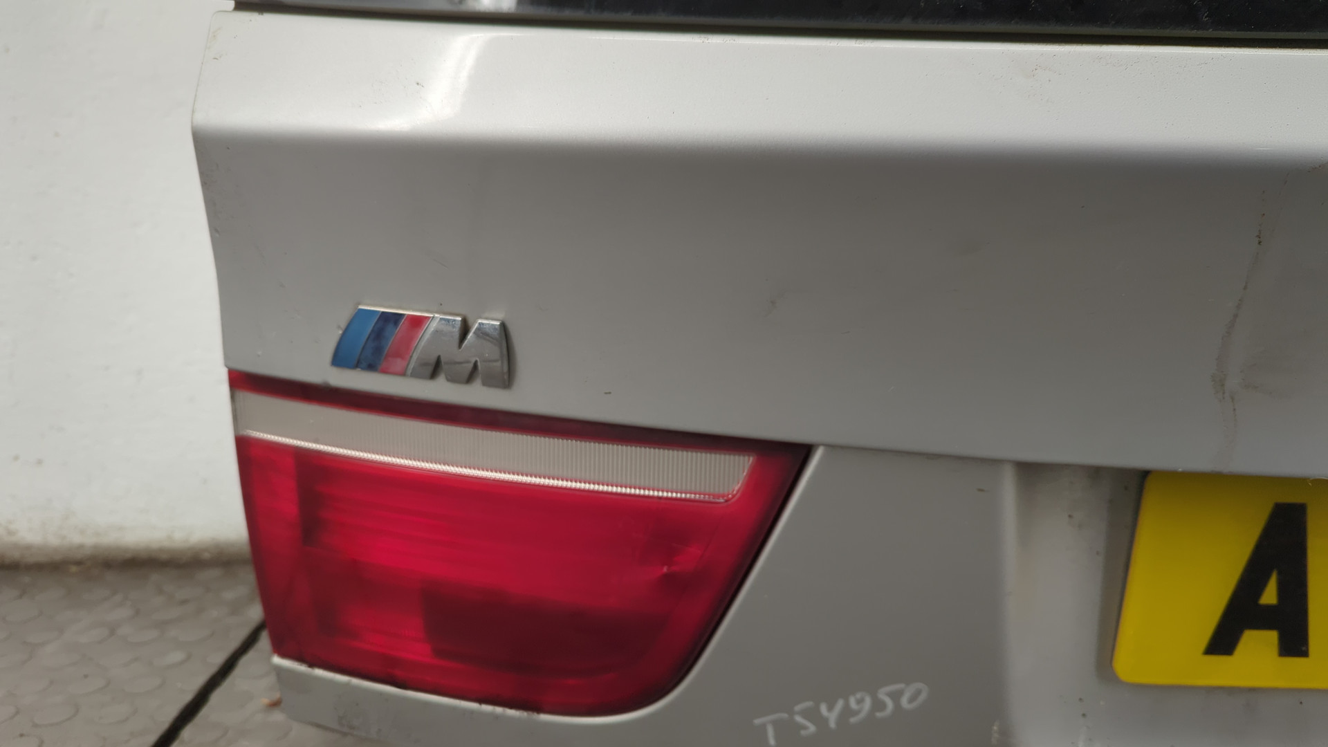 Дверь багажника