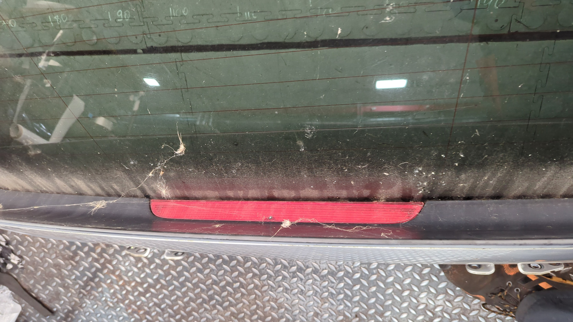 Дверь багажника