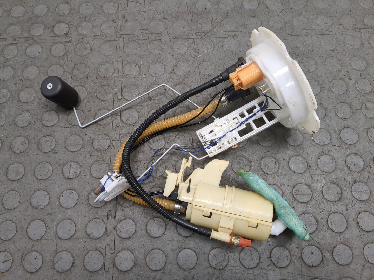 Насос топливный электрический